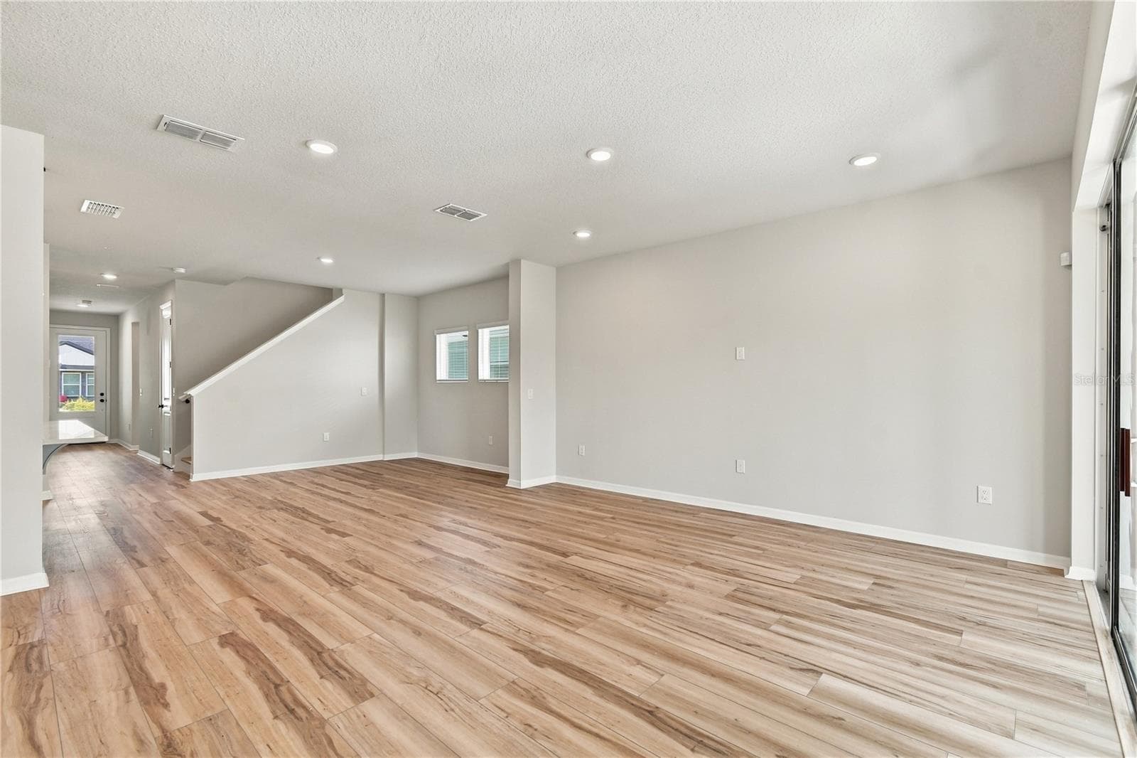 Family Room - 5825 NATIVE OAK ST, MOUNT DORA