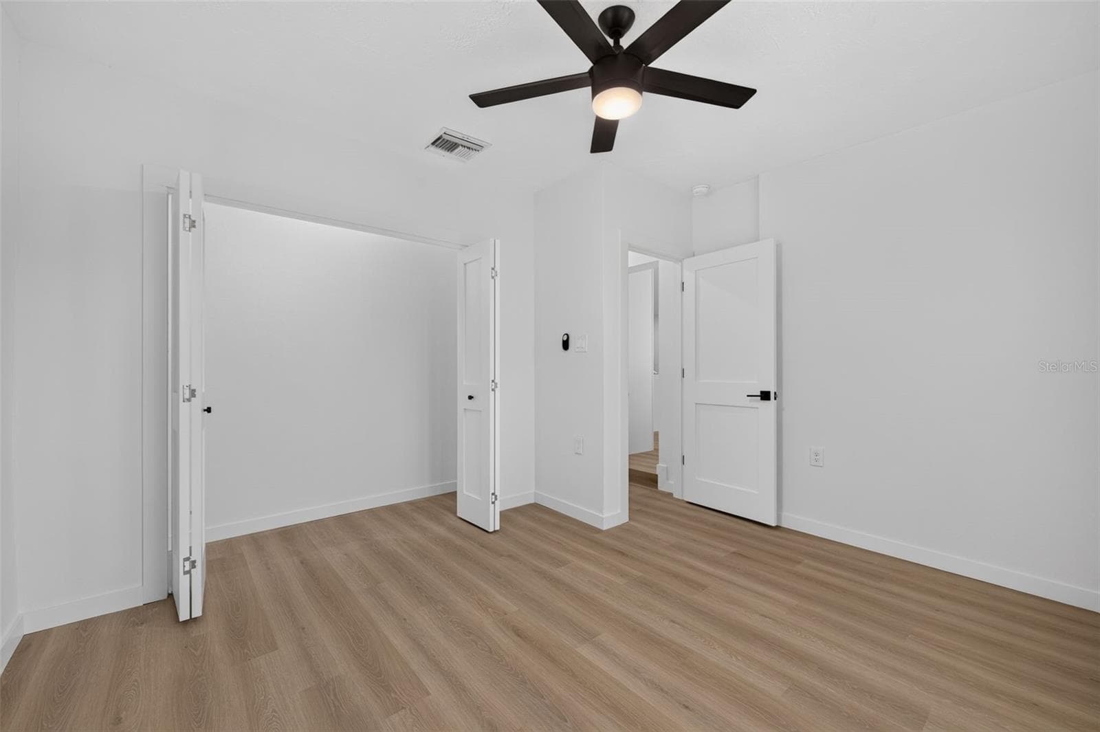 Single Family Residence at 223 94TH AVE NE, ST PETERSBURG, photo 25 of 40
