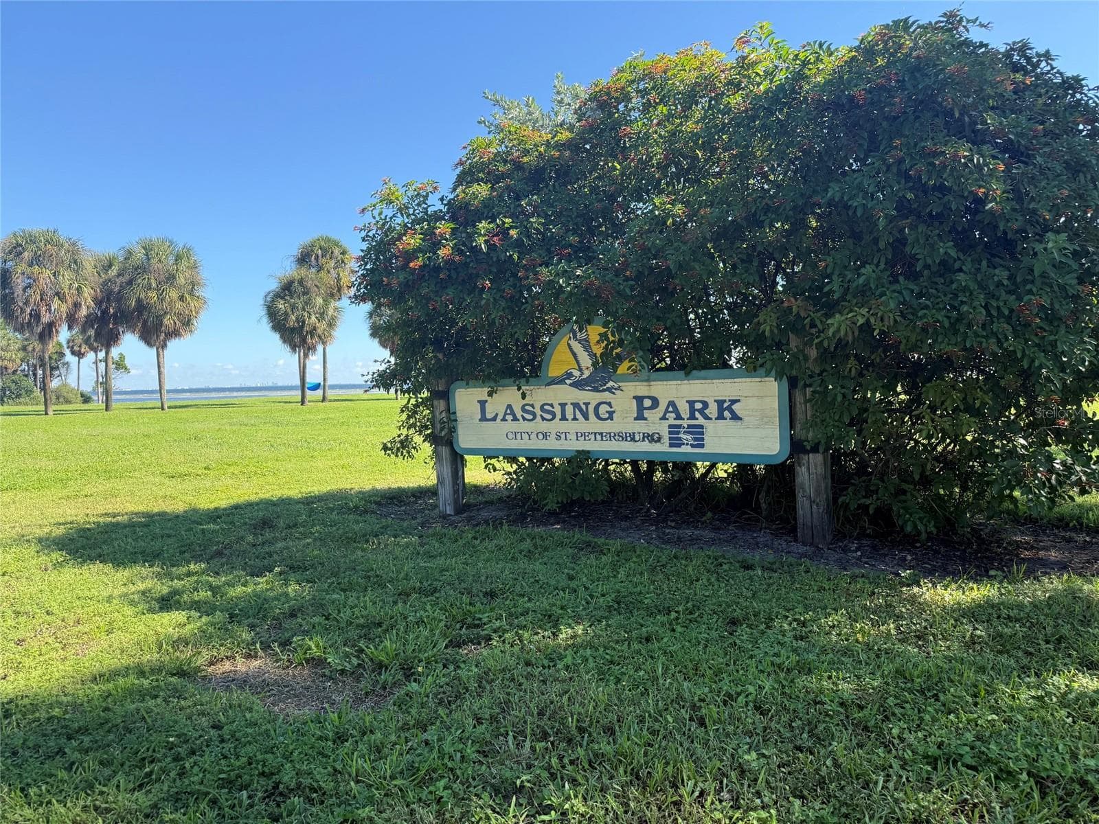 Lassing Park just 2 minutes away - 2534 BAYSIDE DR S, ST PETERSBURG