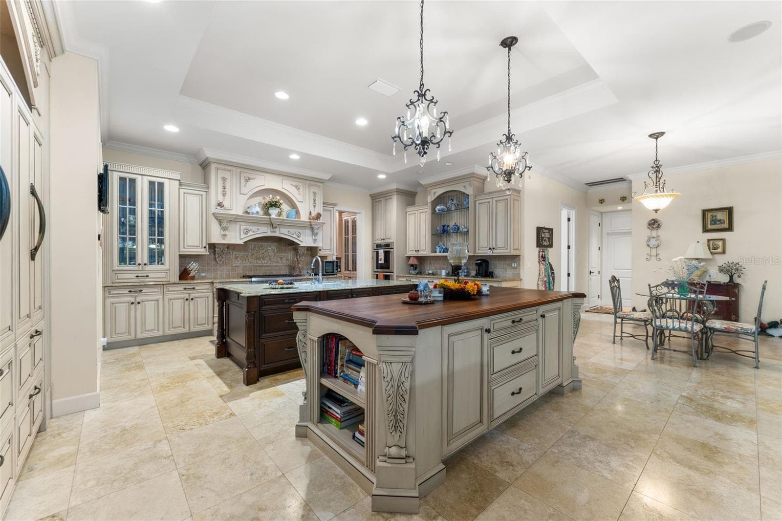 chef's dream kitchen - 9691 NW 53RD DR, GAINESVILLE