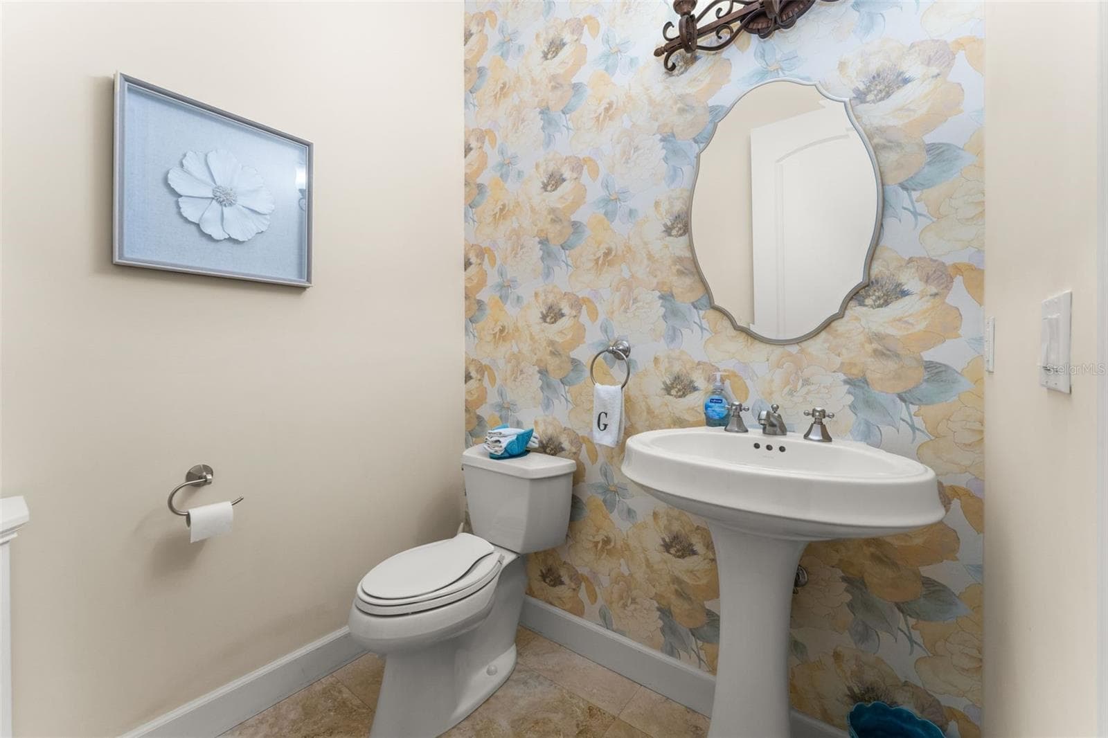 half bath between kitchen & garage kitchen - 9691 NW 53RD DR, GAINESVILLE