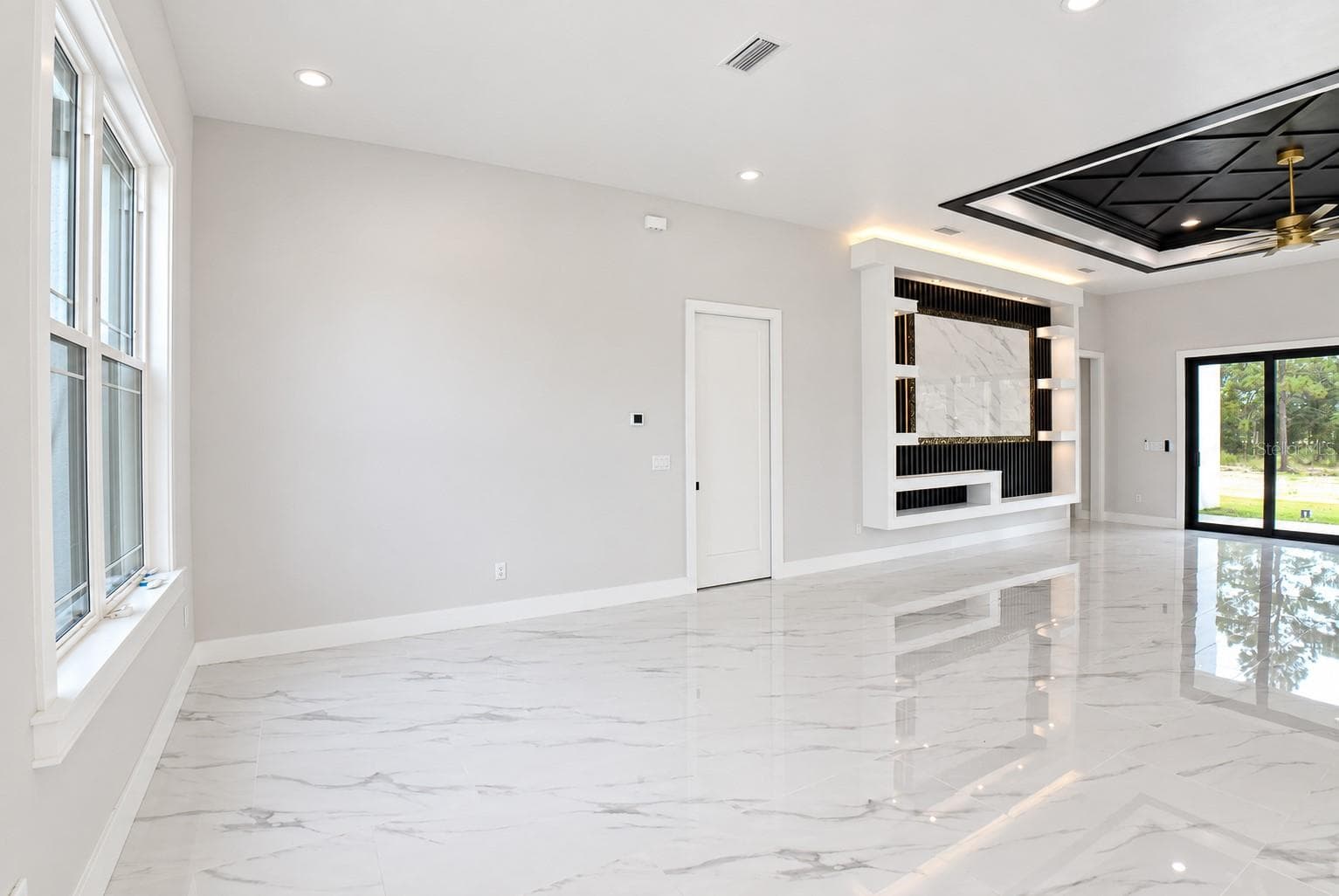 Great room - 7660 SW 138TH TER, DUNNELLON