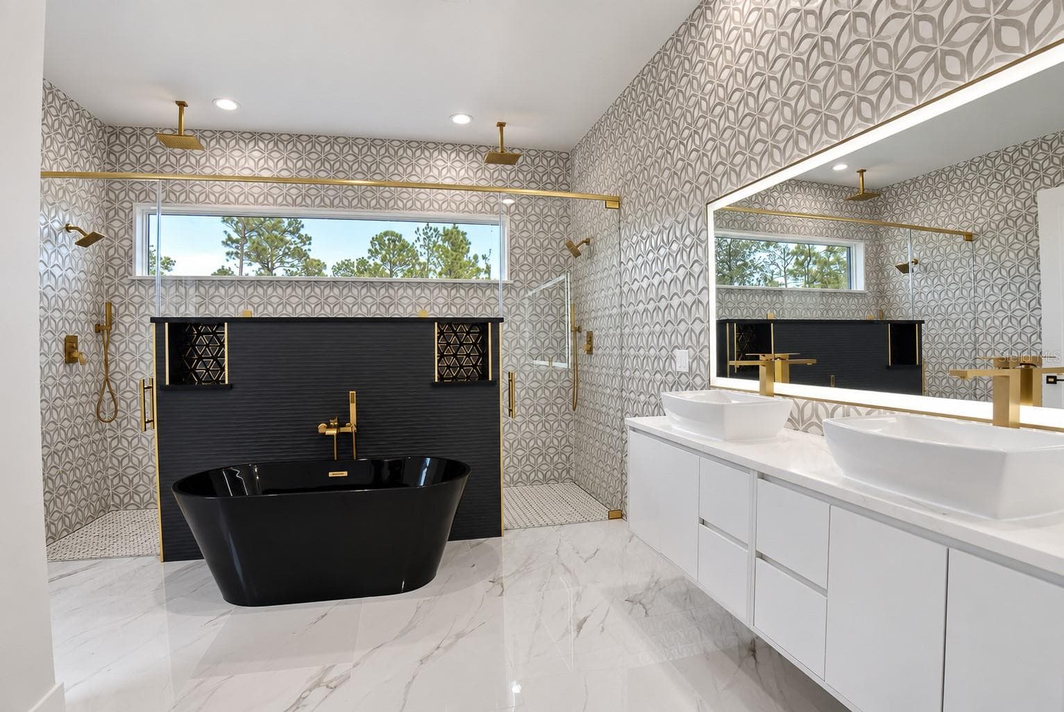 Master Bathroom - 7660 SW 138TH TER, DUNNELLON