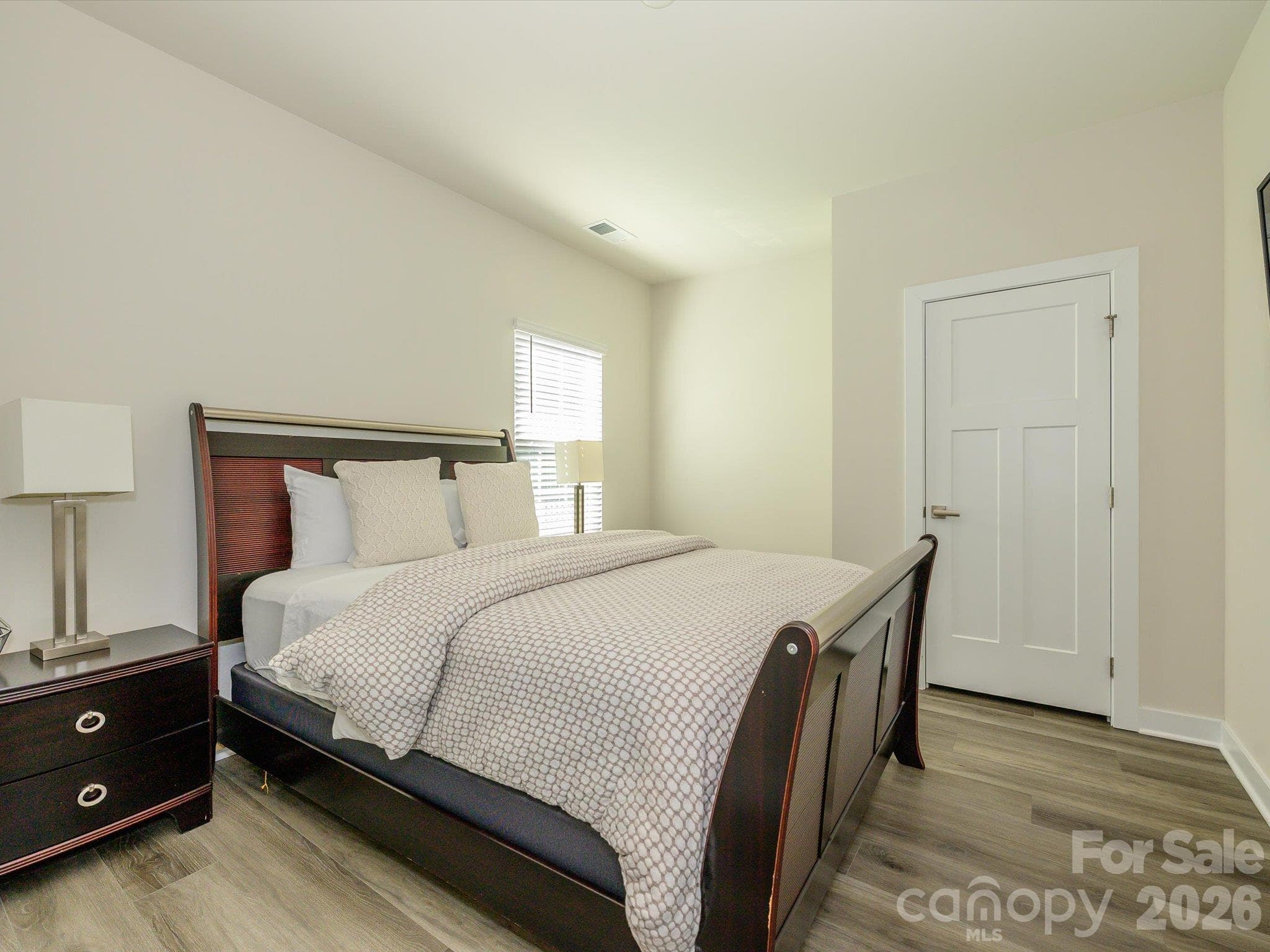 Single Family Residence at 8504 Everwood Avenue, Huntersville, photo 16 of 35
