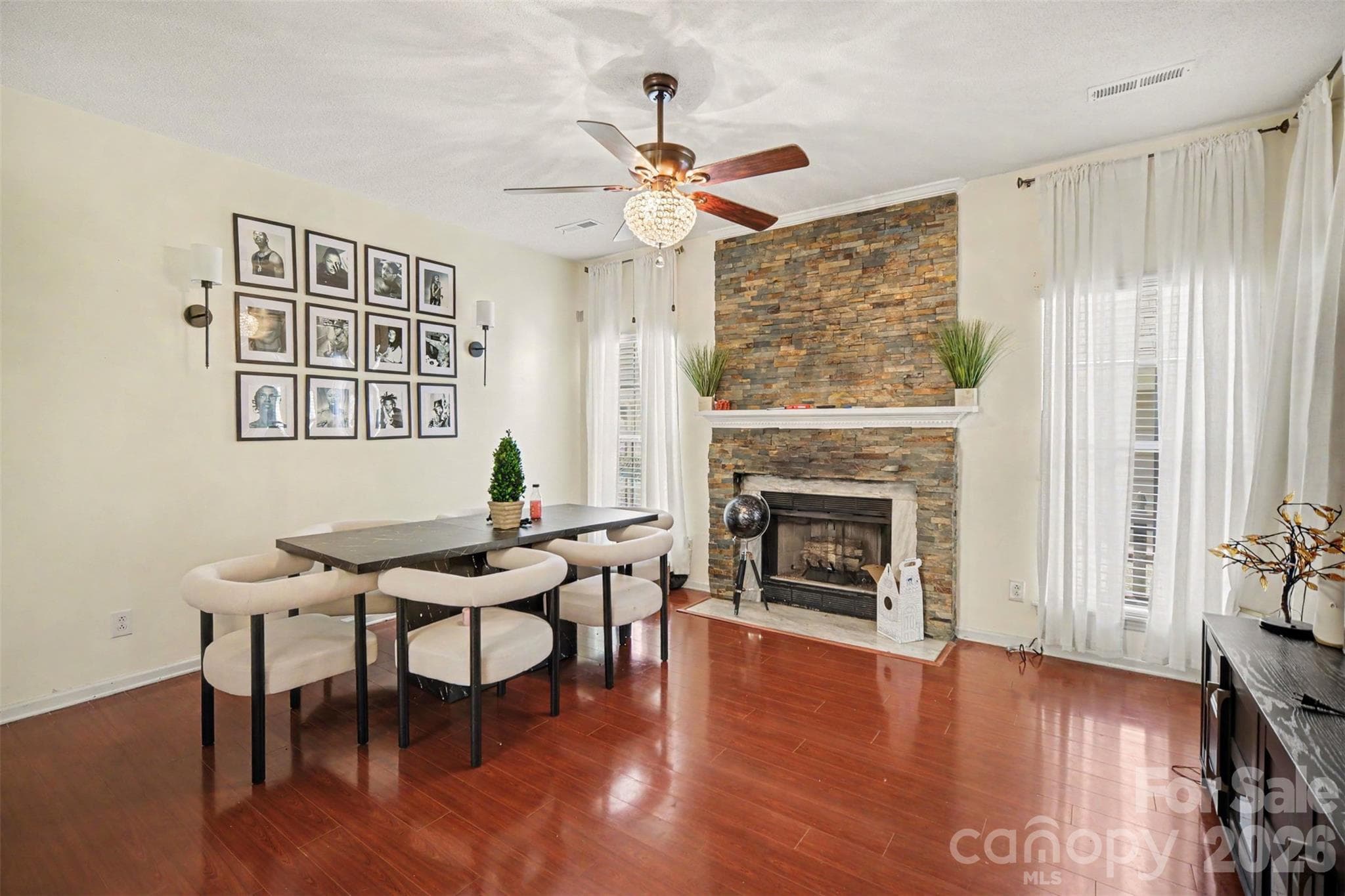 Single Family Residence at 11410 Hunters Landing Drive, Charlotte, photo 9 of 30
