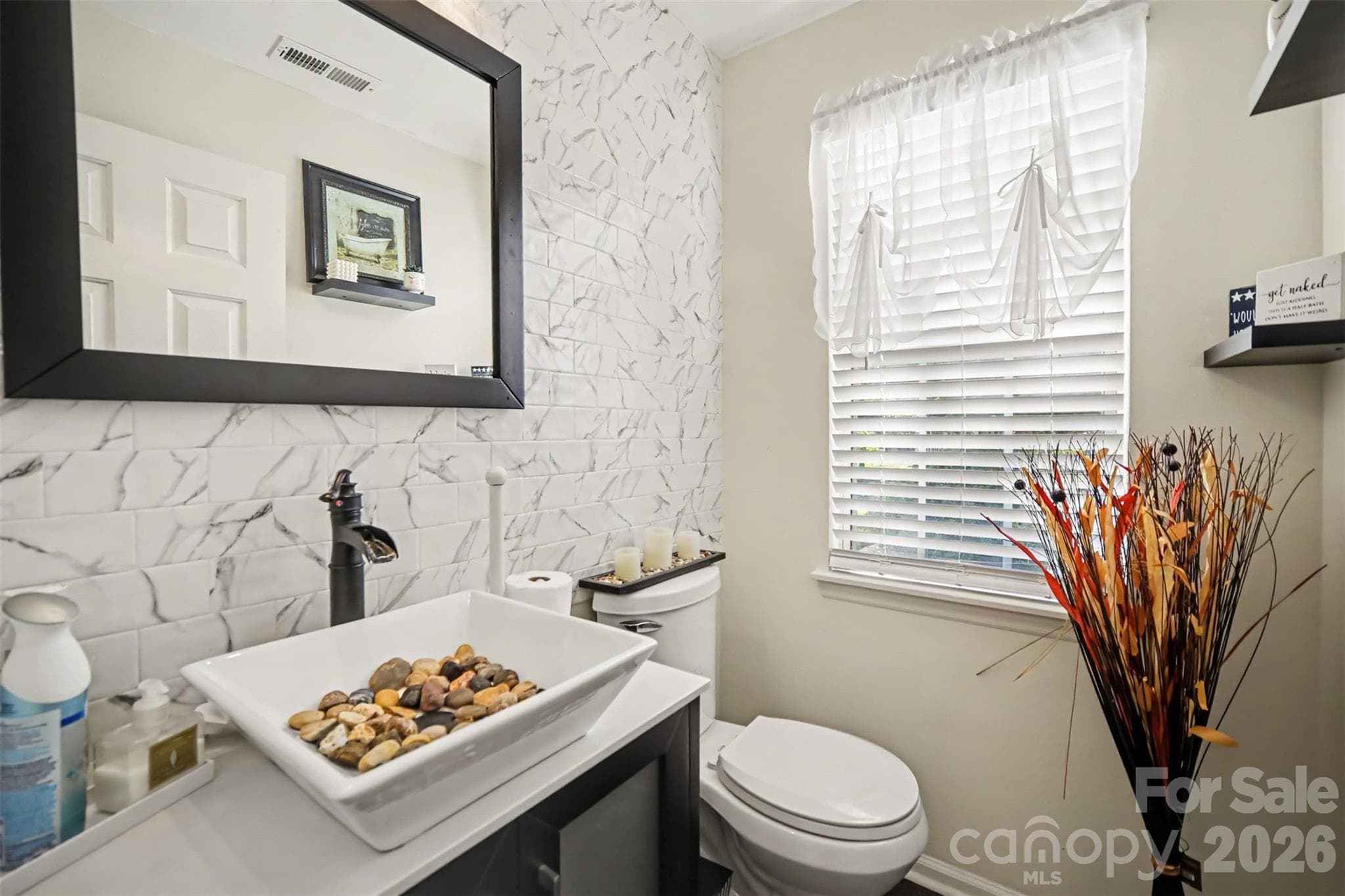 Single Family Residence at 11410 Hunters Landing Drive, Charlotte, photo 19 of 30