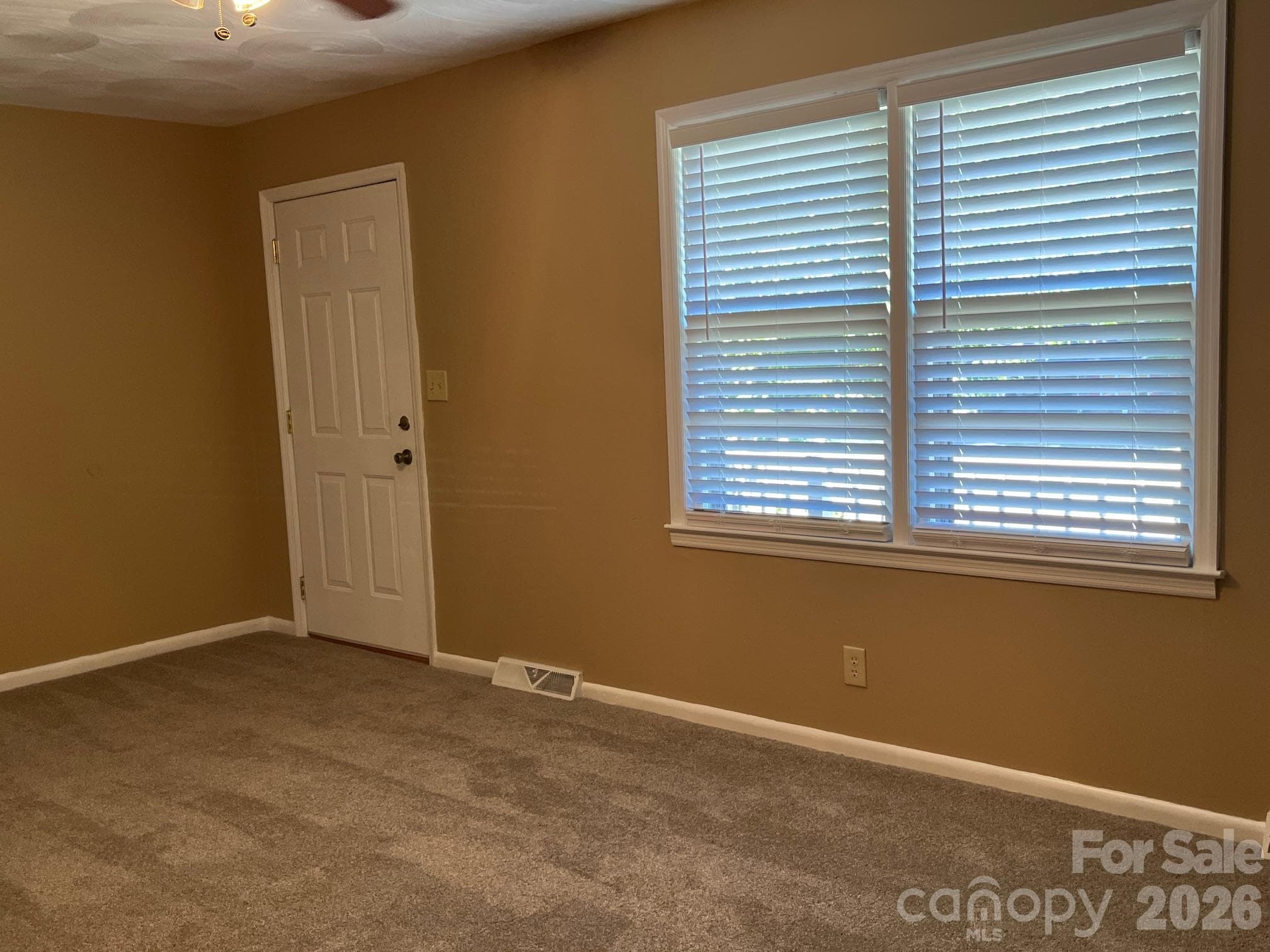 Single Family Residence at 133 Kings Drive, Forest City, photo 6 of 18