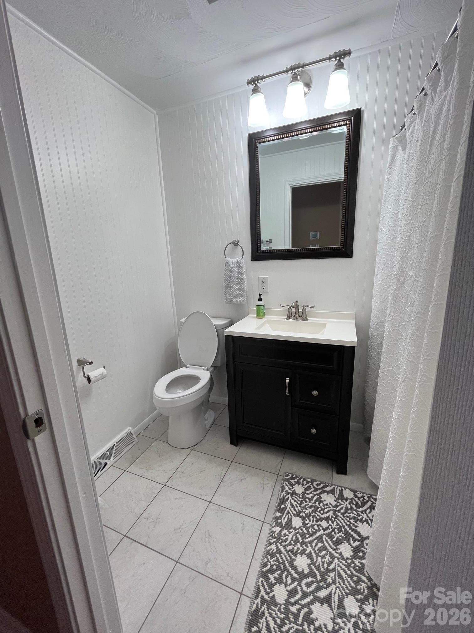 Single Family Residence at 133 Kings Drive, Forest City, photo 12 of 18