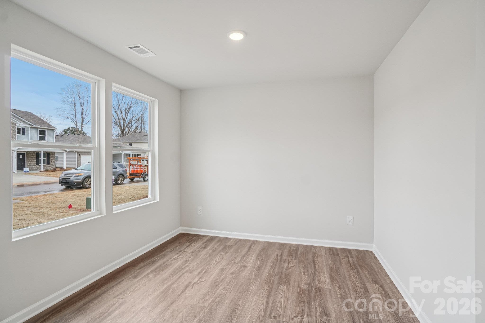 Single Family Residence at 924 Kinnerton Trail, Spartanburg, photo 6 of 24