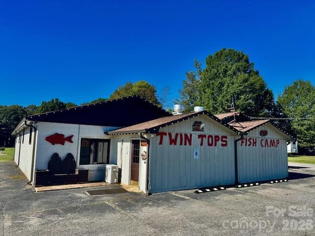 And Twin Tops Fish Camp is just a mile away.  Mmmmmm. - 102 Roxie Lane, Belmont