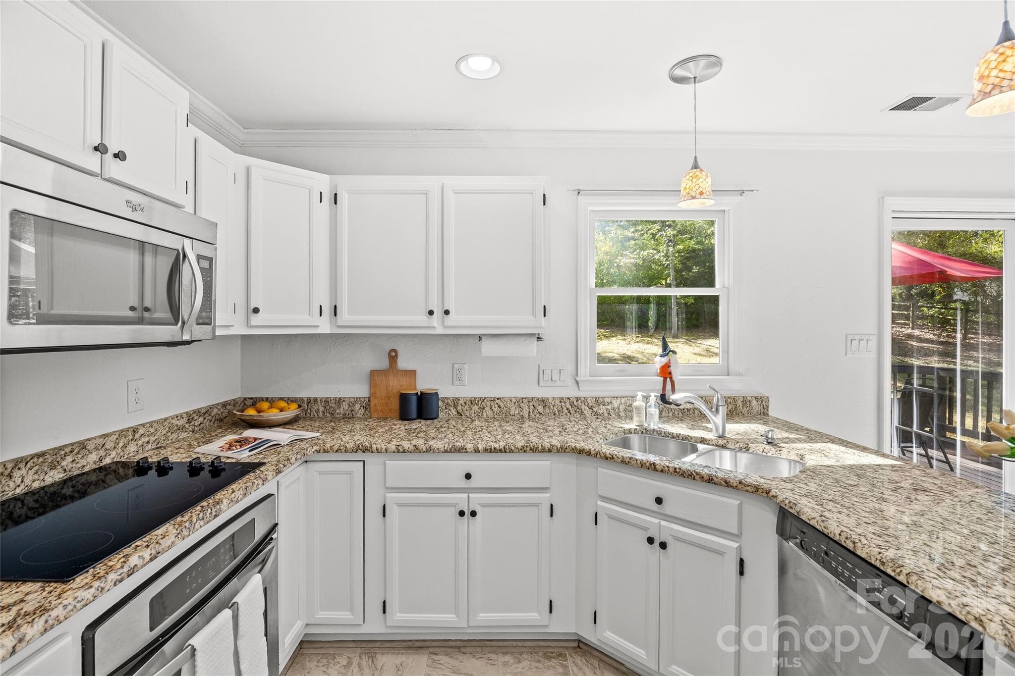 Single Family Residence at 2916 Winghaven Lane, Charlotte, photo 12 of 33