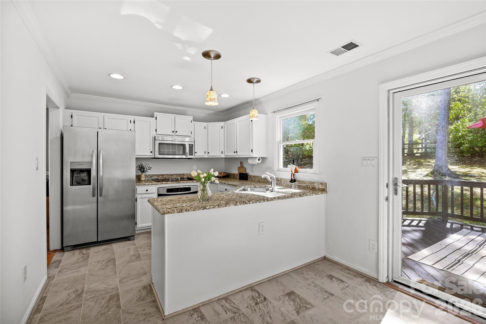 Single Family Residence at 2916 Winghaven Lane, Charlotte, photo 13 of 33