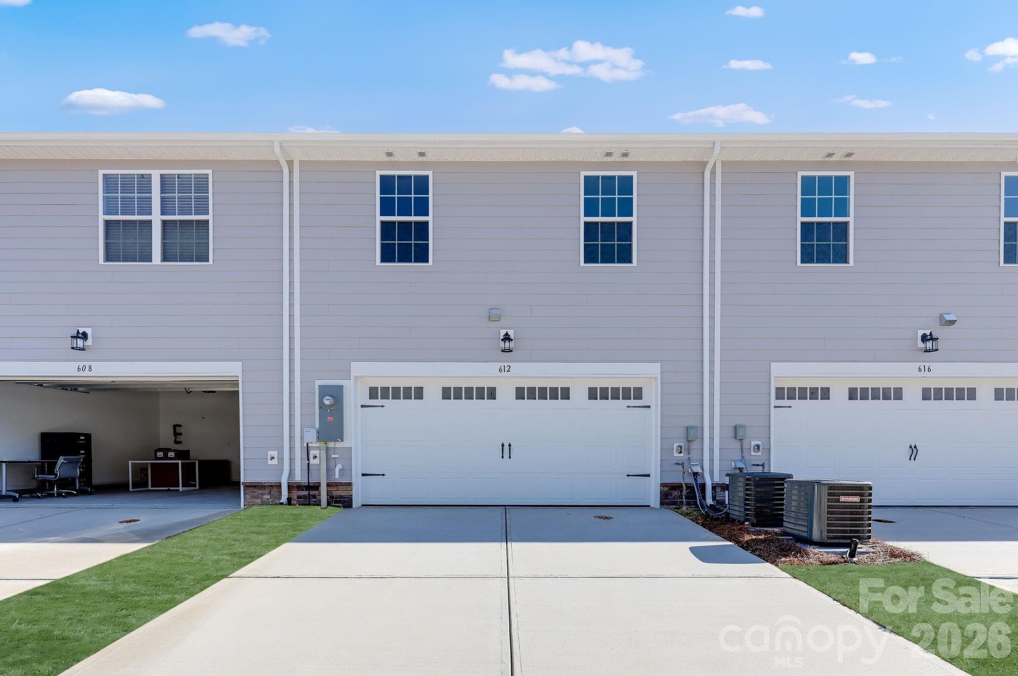 Photo is representational - 646 Sparano Loop, York