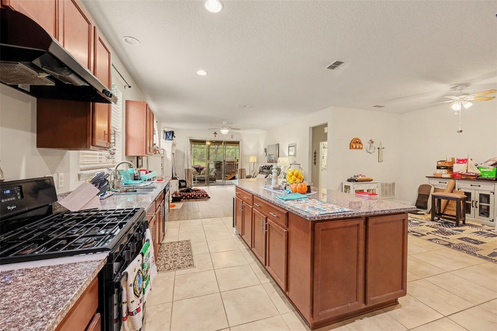 Single Family Residence at 325 ALICANTE CT, DAVENPORT, photo 5 of 31