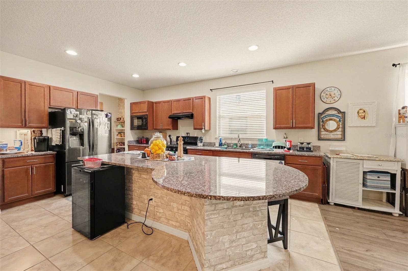 Single Family Residence at 325 ALICANTE CT, DAVENPORT, photo 3 of 31