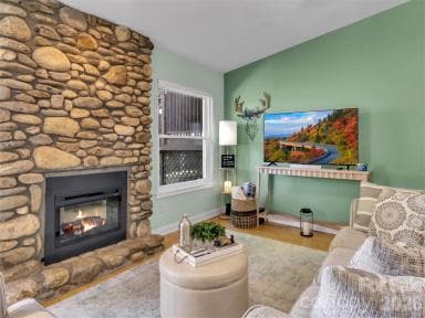 Townhouse at 927 Henry Dingus Way, Maggie Valley, photo 3 of 27