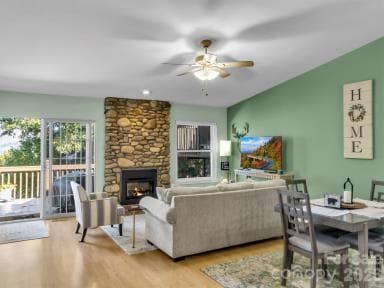 Townhouse at 927 Henry Dingus Way, Maggie Valley, photo 9 of 27