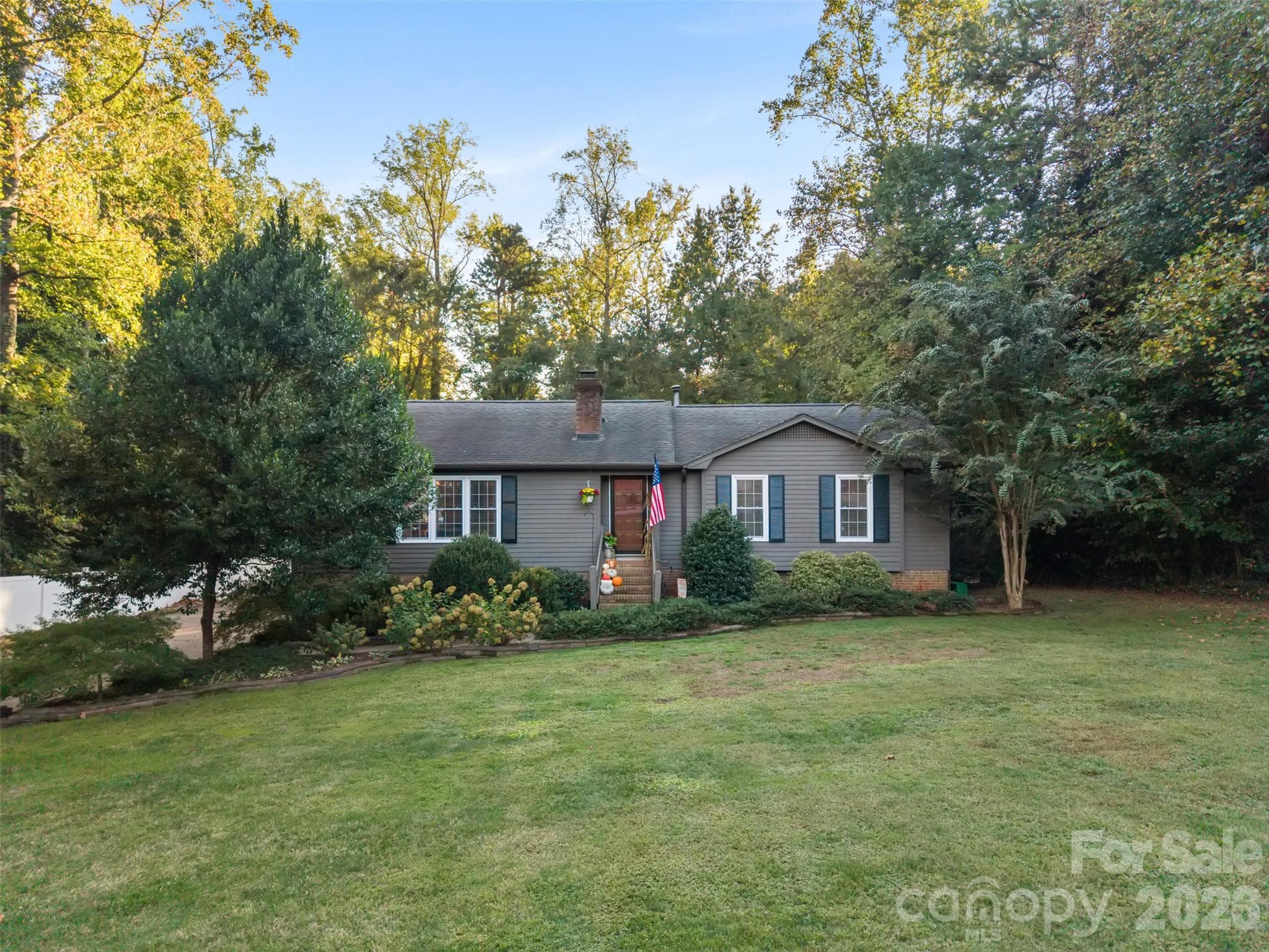 Single Family Residence at 1118 Ford Drive, Lowell, photo 2 of 44