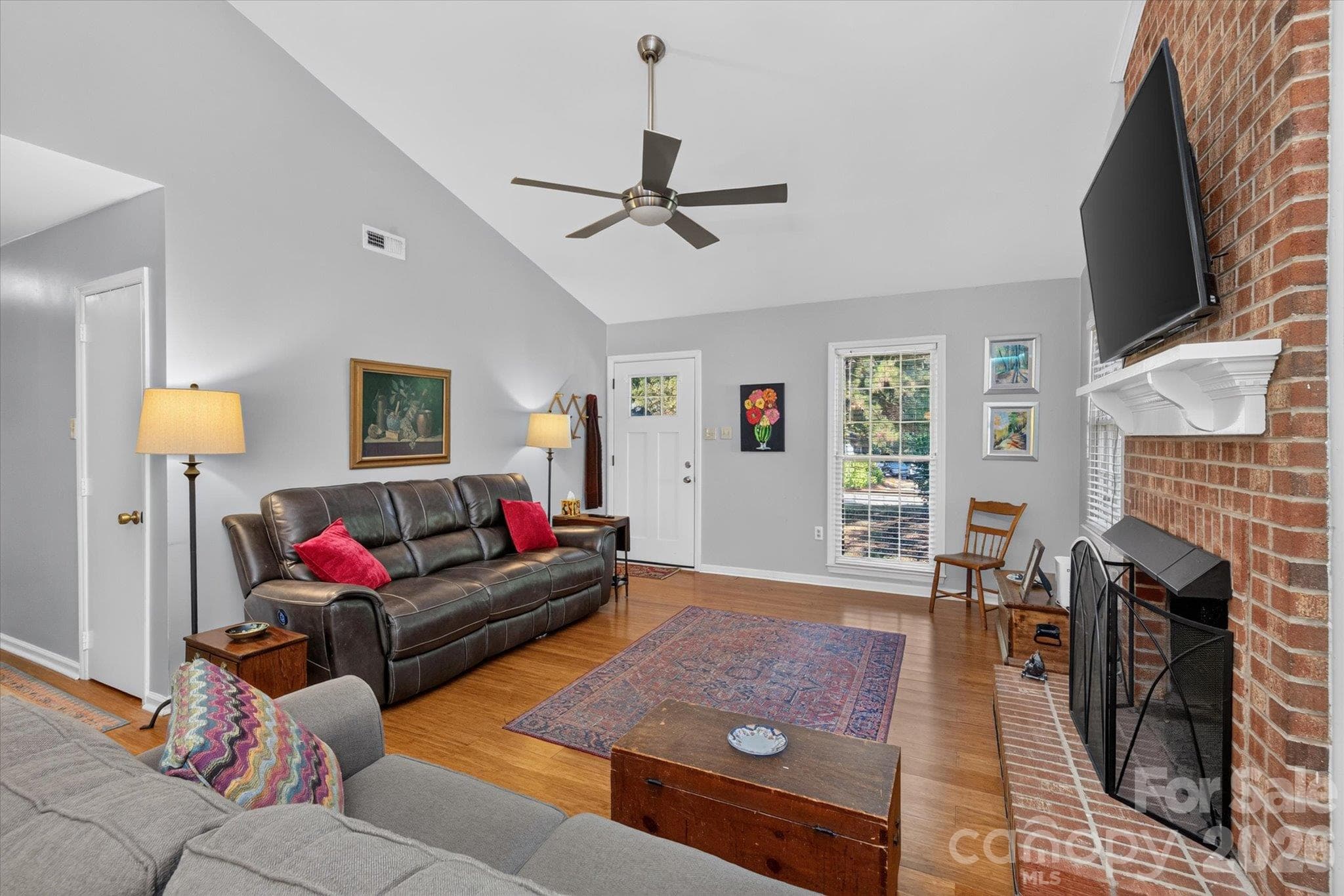 Single Family Residence at 2400 Turnberry Lane, Charlotte, photo 4 of 21