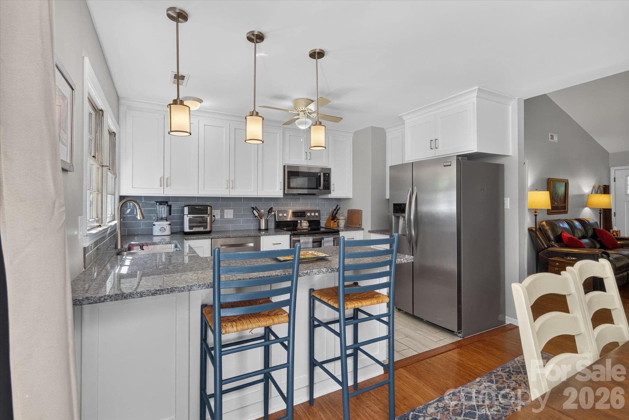 Single Family Residence at 2400 Turnberry Lane, Charlotte, photo 7 of 21