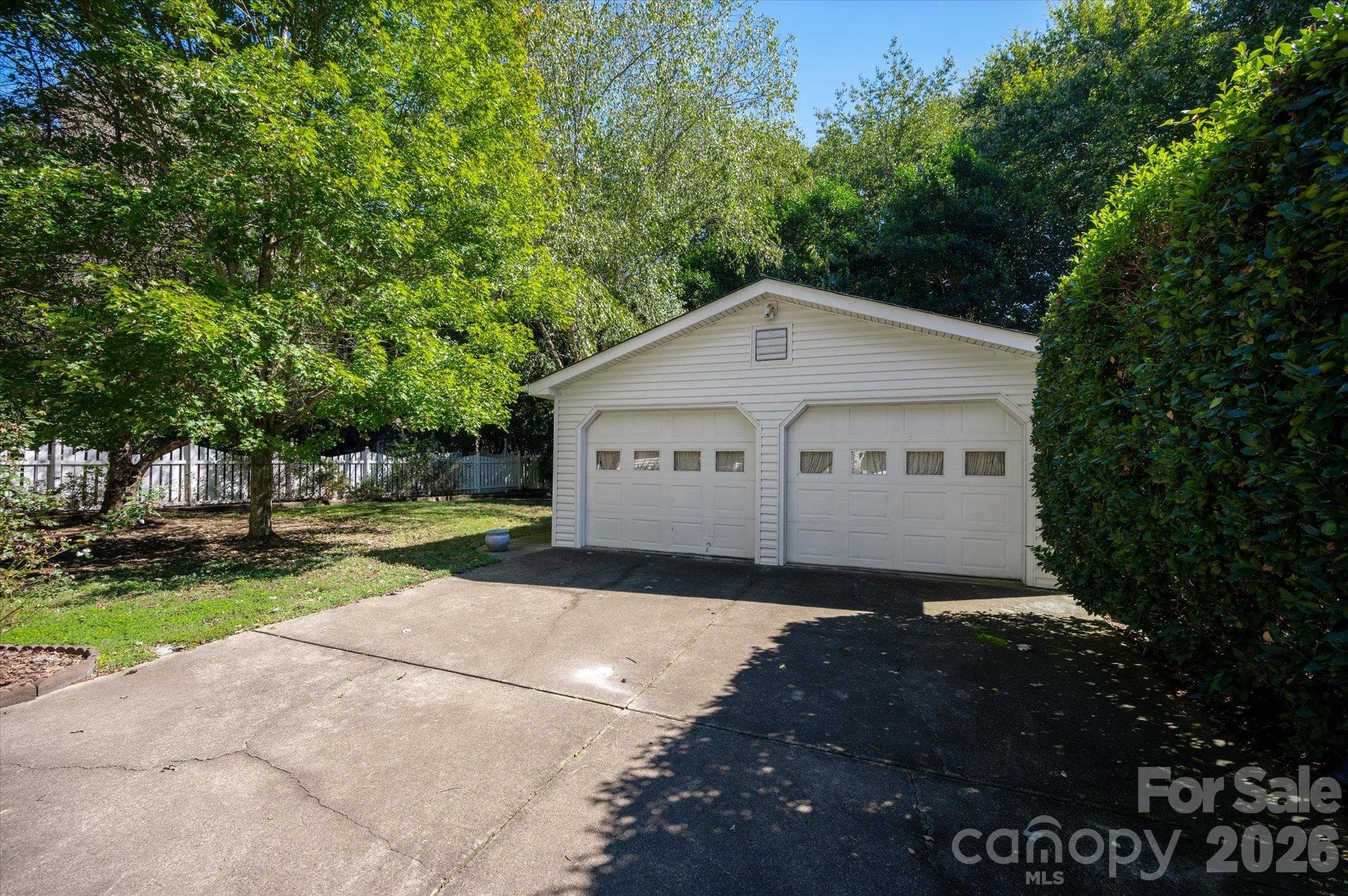 Single Family Residence at 2400 Turnberry Lane, Charlotte, photo 18 of 21