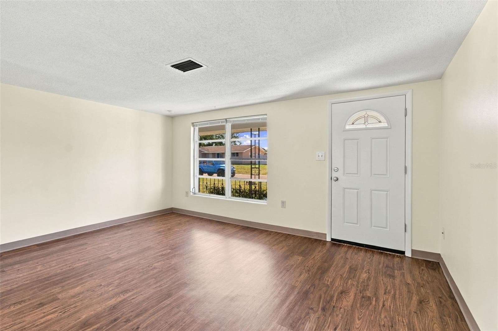 Living room - 7917 MIMOSA DR, PORT RICHEY