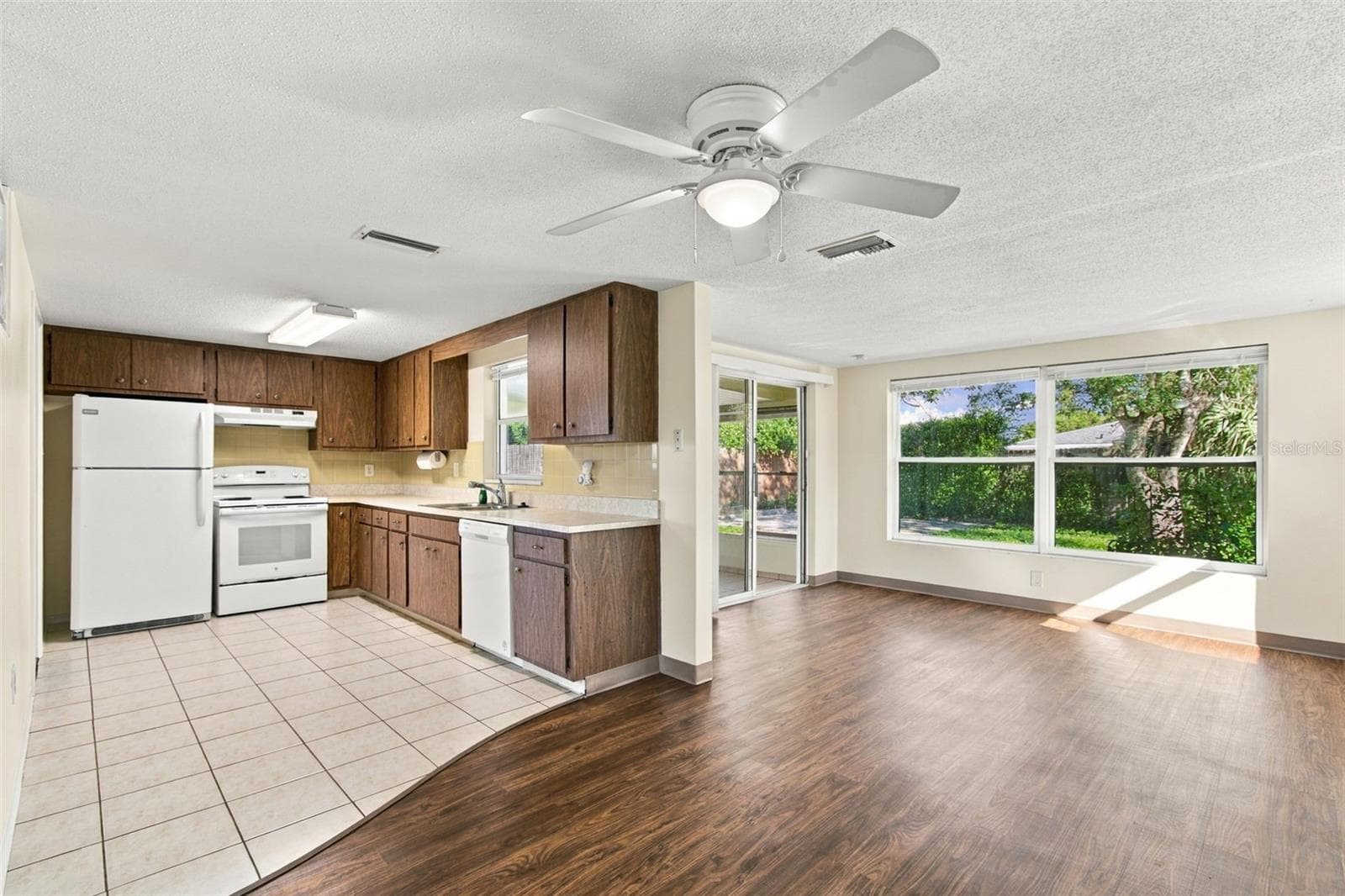 Single Family Residence at 7917 MIMOSA DR, PORT RICHEY, photo 16 of 75