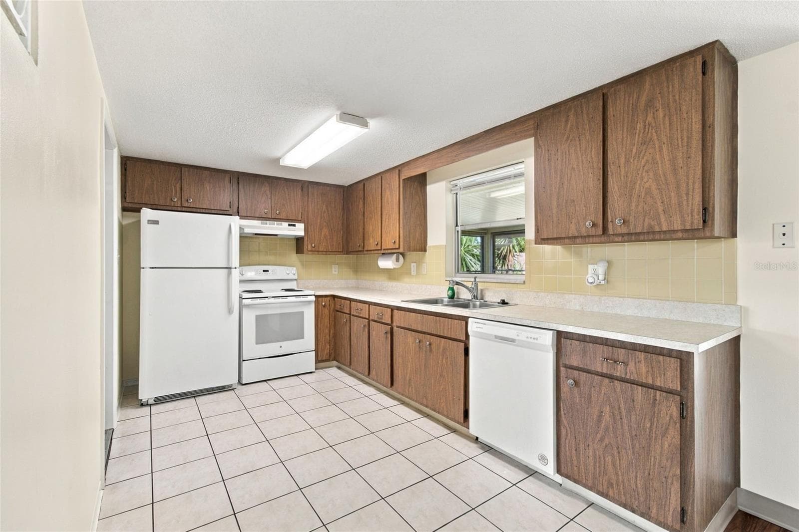 Single Family Residence at 7917 MIMOSA DR, PORT RICHEY, photo 22 of 75
