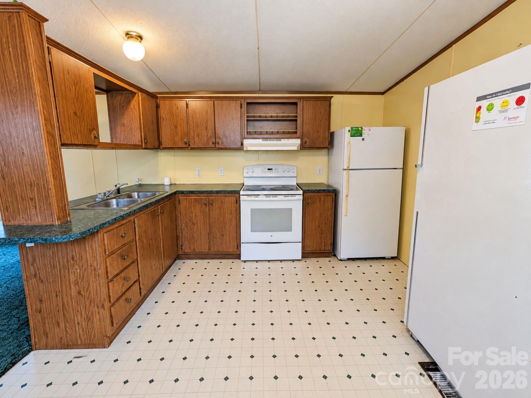 Single Family Residence at 5954 Oakridge Road, Clover, photo 4 of 16