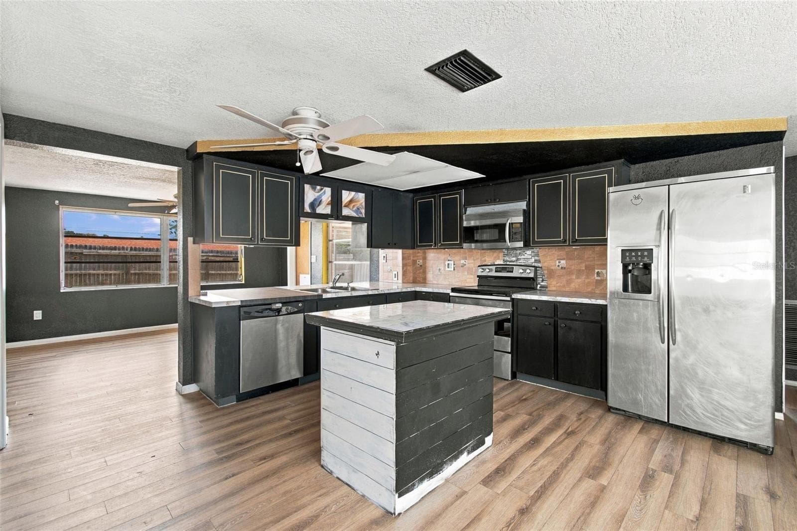 Single Family Residence at 7400 HIAWATHA PKWY, SPRING HILL, photo 8 of 28