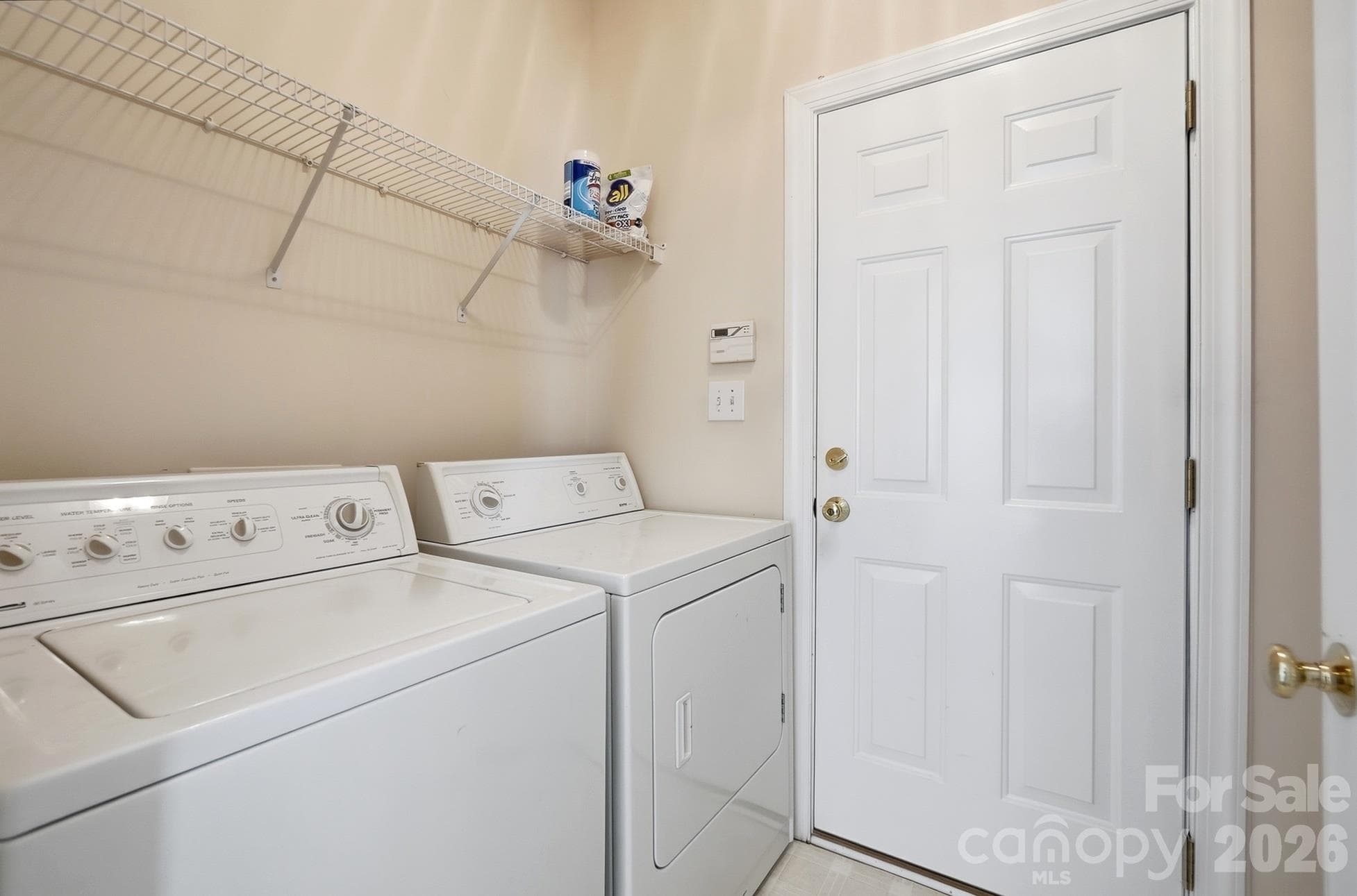 Single Family Residence at 11438 McGinns Trace Court, Charlotte, photo 17 of 43