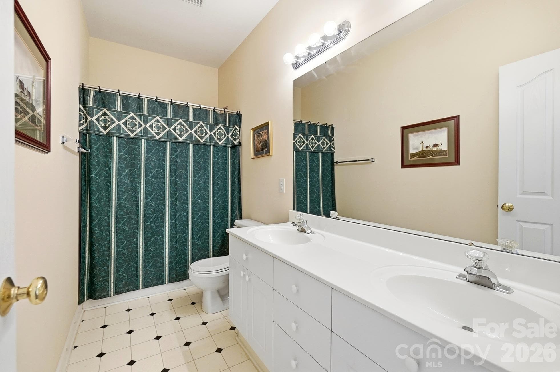 Single Family Residence at 11438 McGinns Trace Court, Charlotte, photo 30 of 43