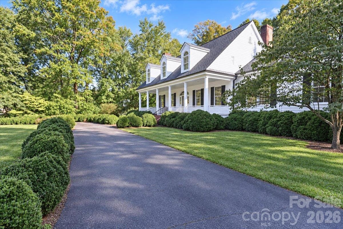 Single Family Residence at 3230 Broadmoor Drive, Statesville, photo 3 of 48