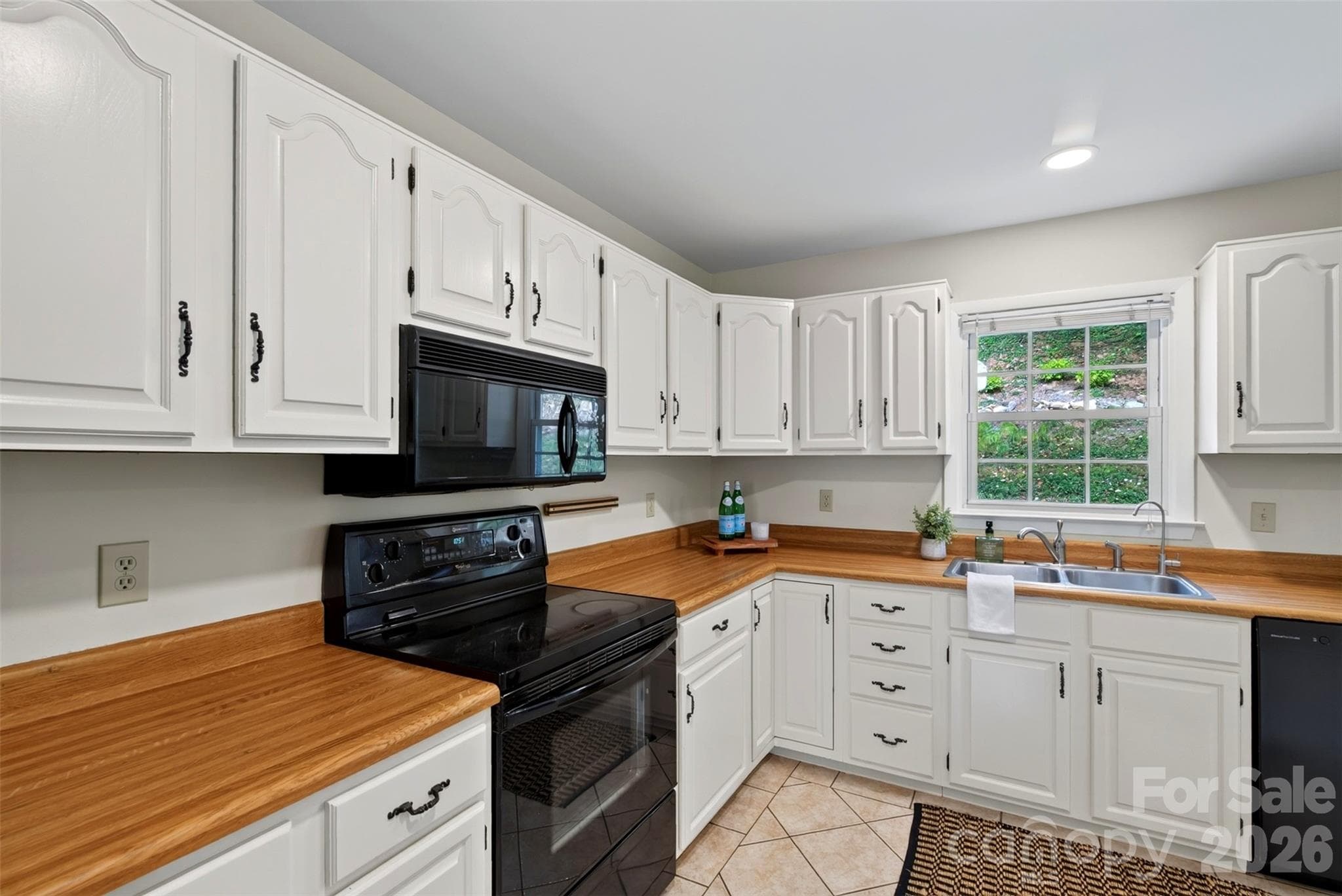 Large Kitchen - 126 Pine Hill Drive, Swannanoa