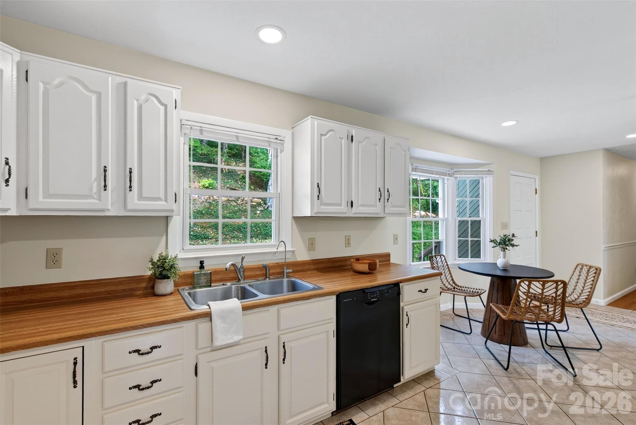 Well Kept Kitchen - 126 Pine Hill Drive, Swannanoa