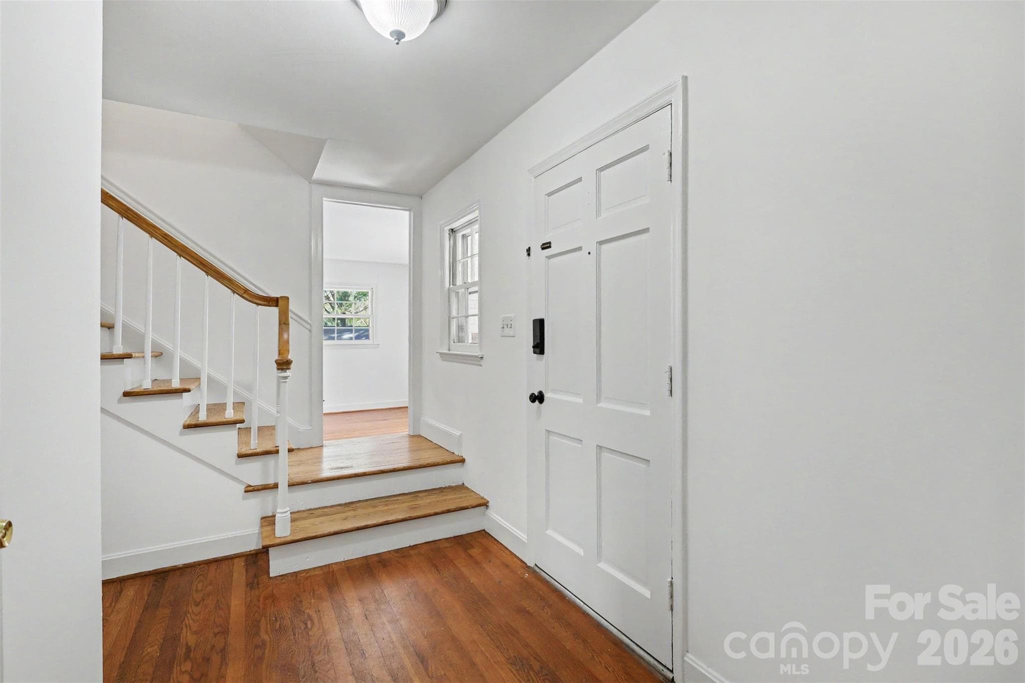 Single Family Residence at 833 Archdale Drive, Charlotte, photo 5 of 38