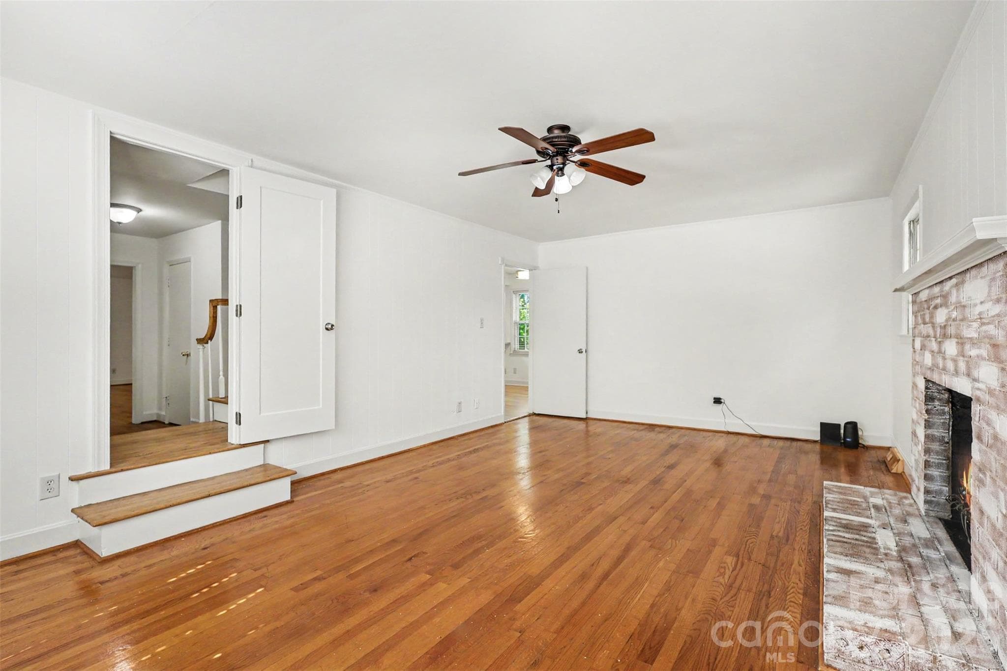 Single Family Residence at 833 Archdale Drive, Charlotte, photo 14 of 38