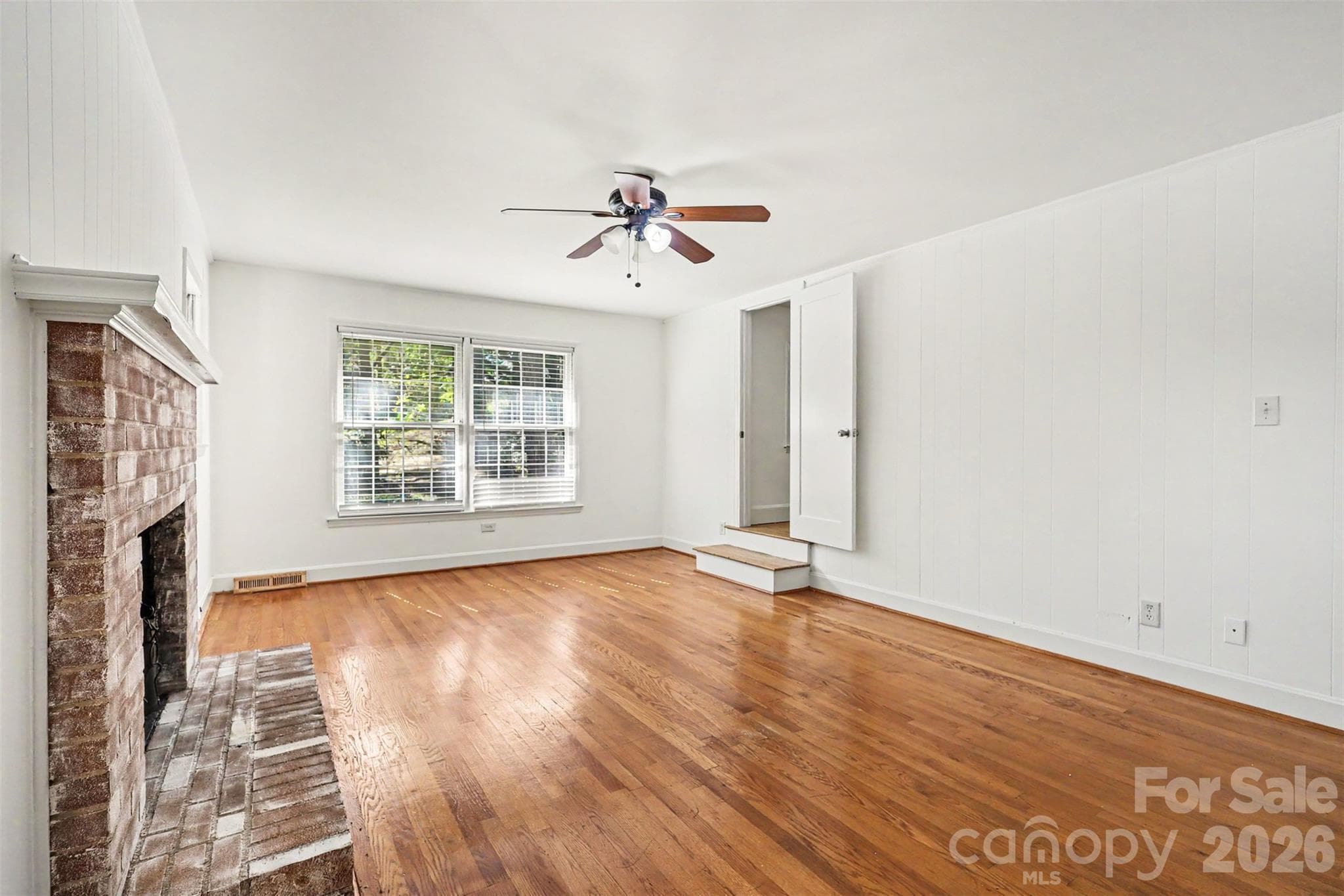 Single Family Residence at 833 Archdale Drive, Charlotte, photo 15 of 38