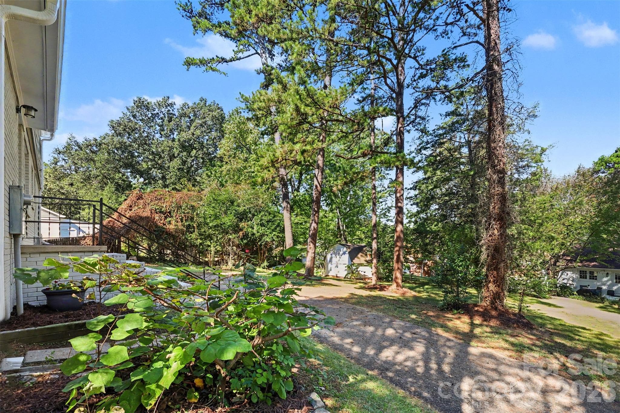Single Family Residence at 833 Archdale Drive, Charlotte, photo 33 of 38