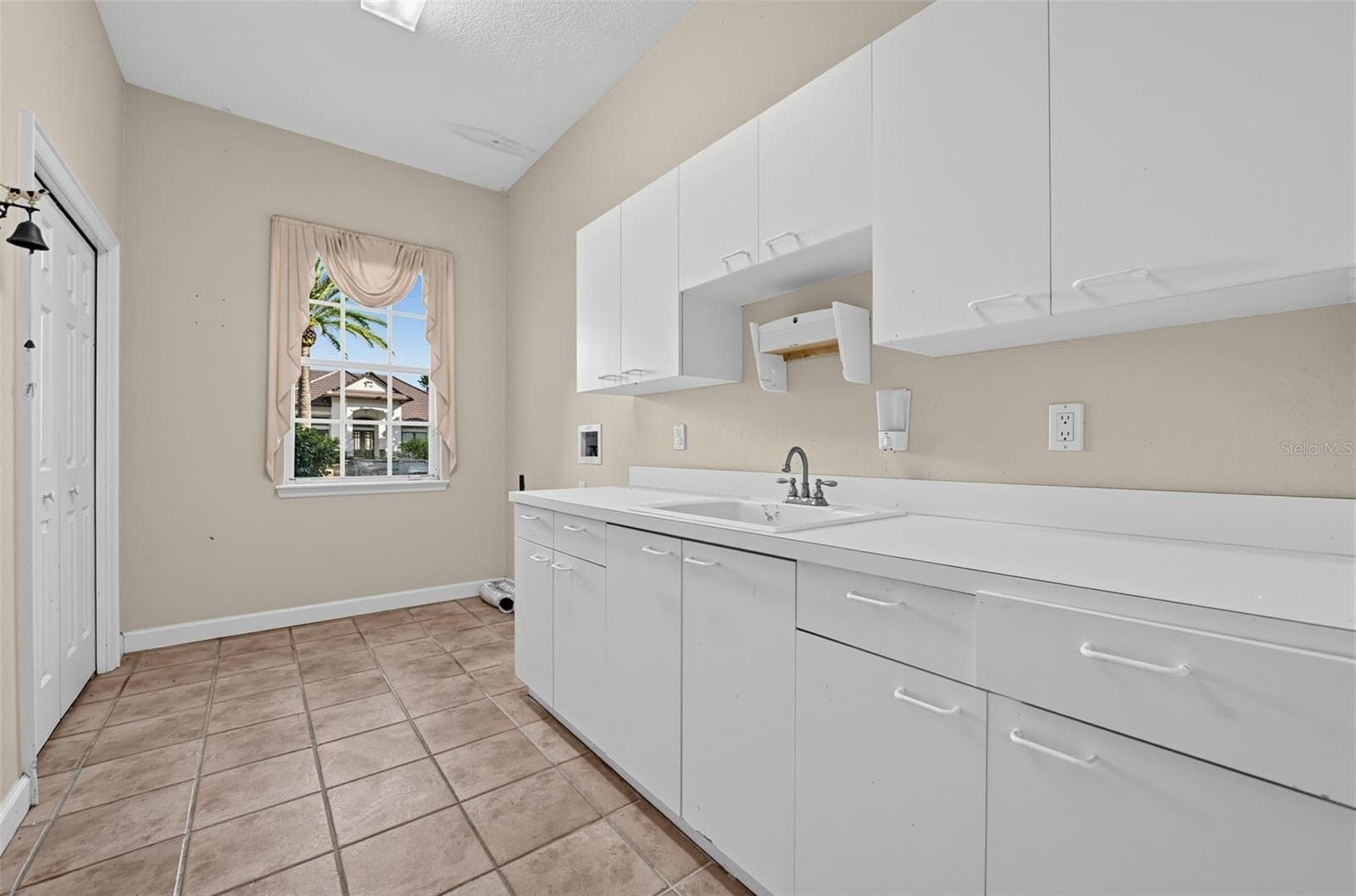 Single Family Residence at 7608 SAN REMO PL, ORLANDO, photo 18 of 46