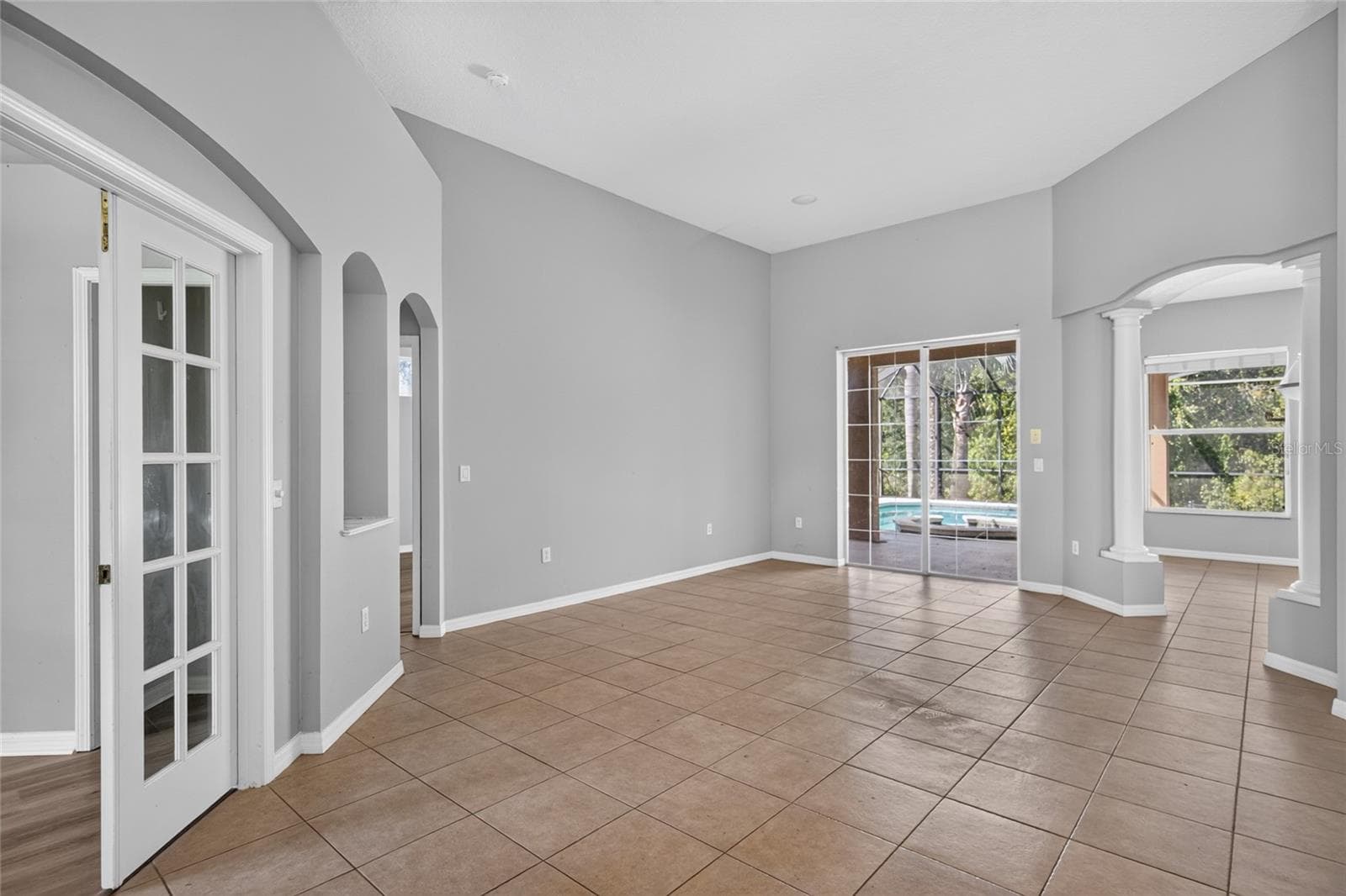 Single Family Residence at 12263 CREEK EDGE DR, RIVERVIEW, photo 6 of 40