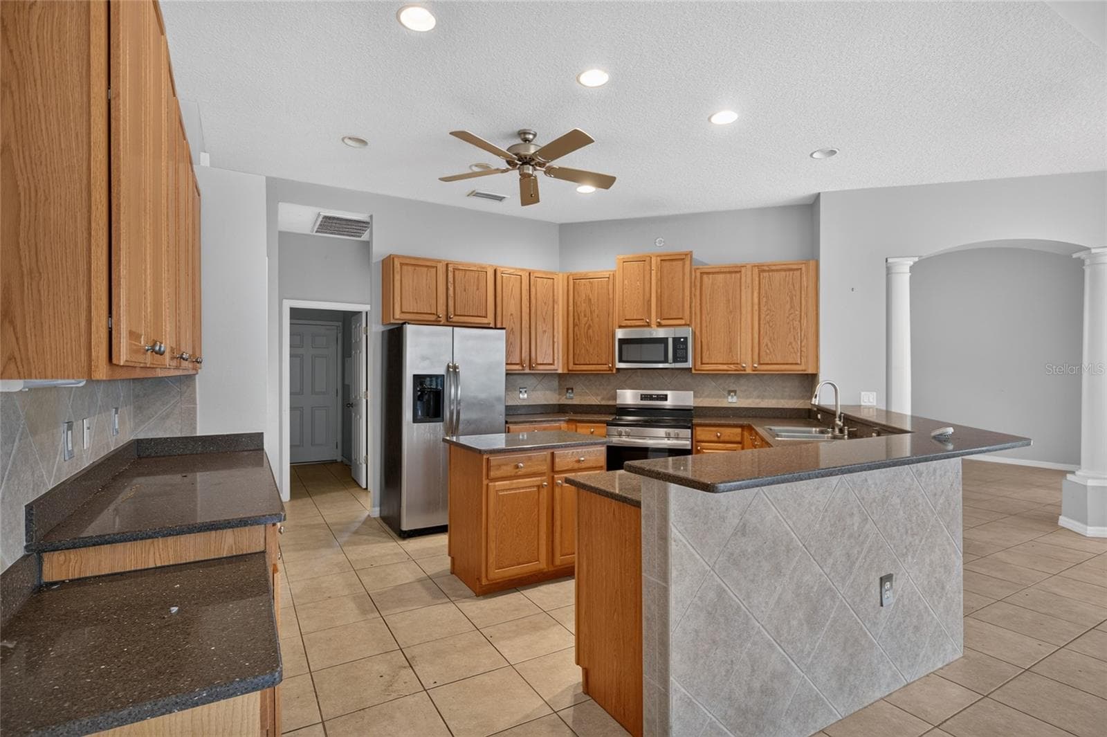 Single Family Residence at 12263 CREEK EDGE DR, RIVERVIEW, photo 18 of 40