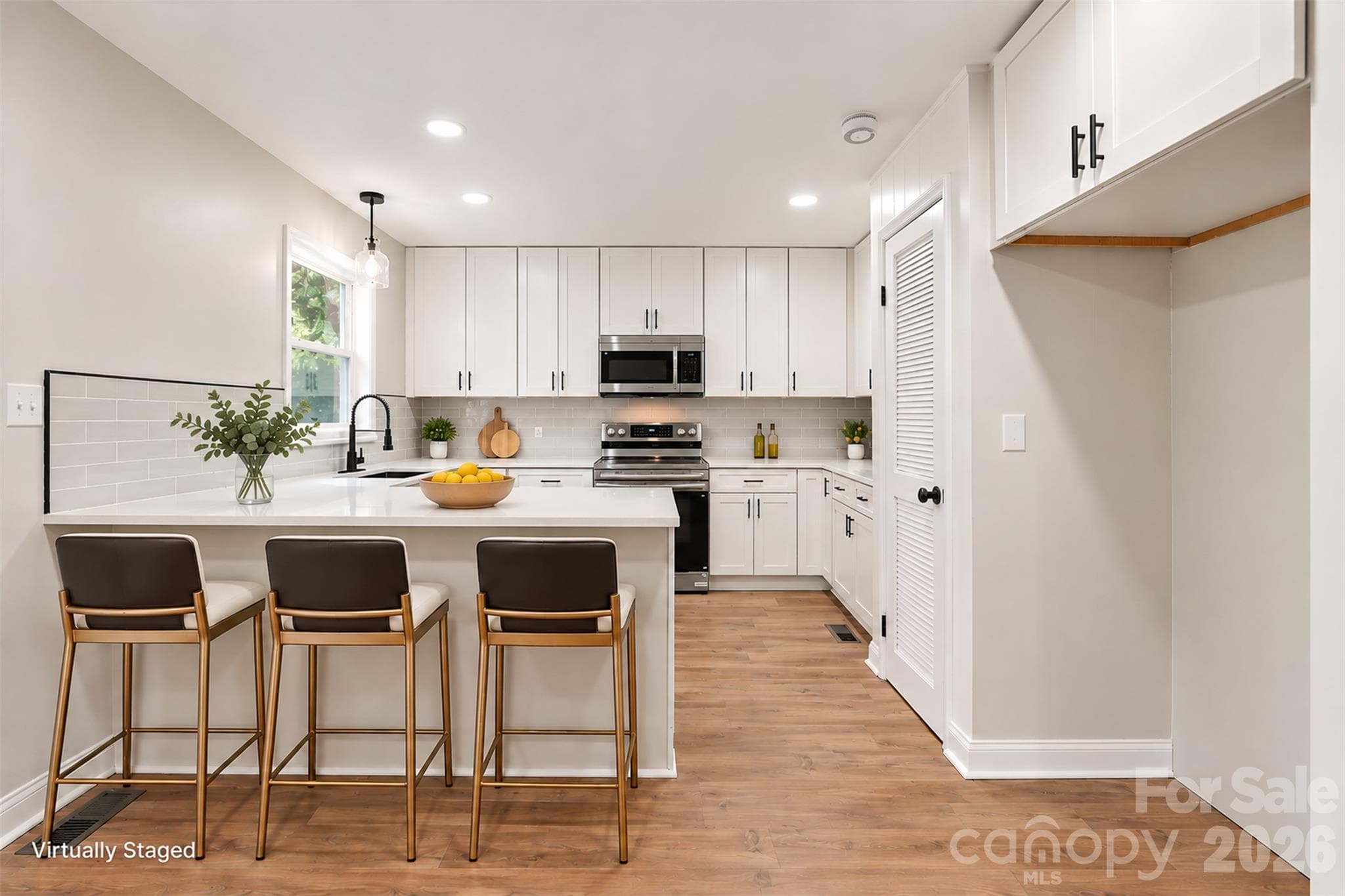 Virtually staged - 1902 19th Avenue NE, Hickory