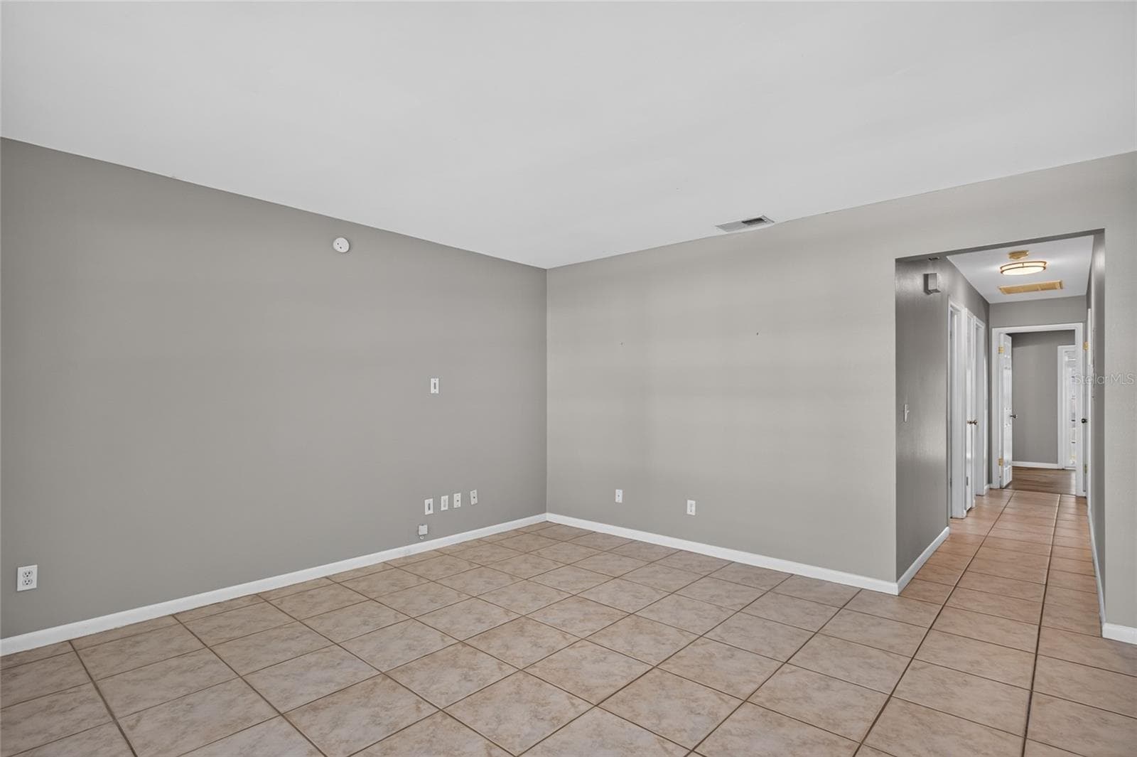 Single Family Residence at 6207 INTERBAY AVE, TAMPA, photo 7 of 28