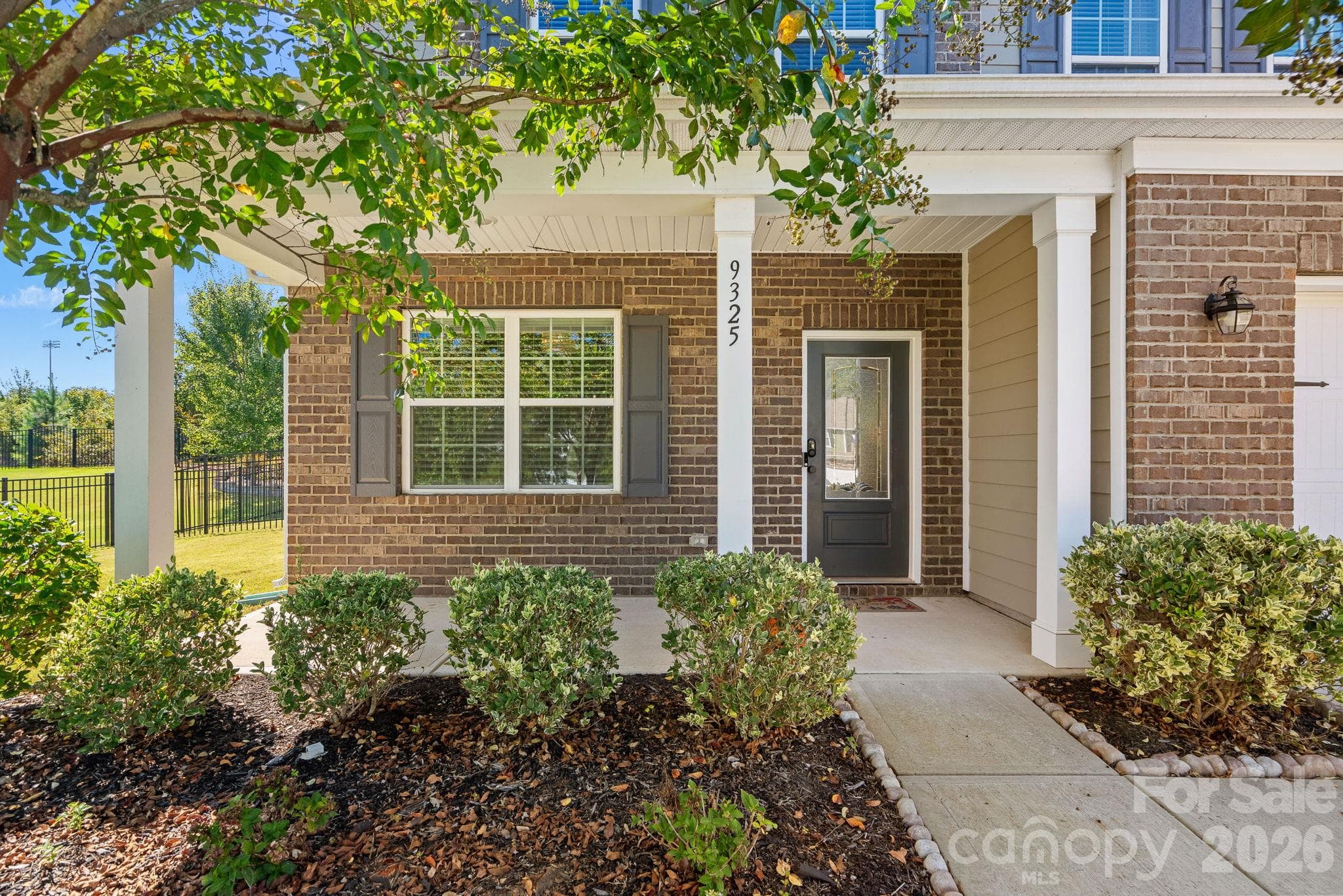 Single Family Residence at 9325 Beecroft Valley Drive, Huntersville, photo 3 of 41