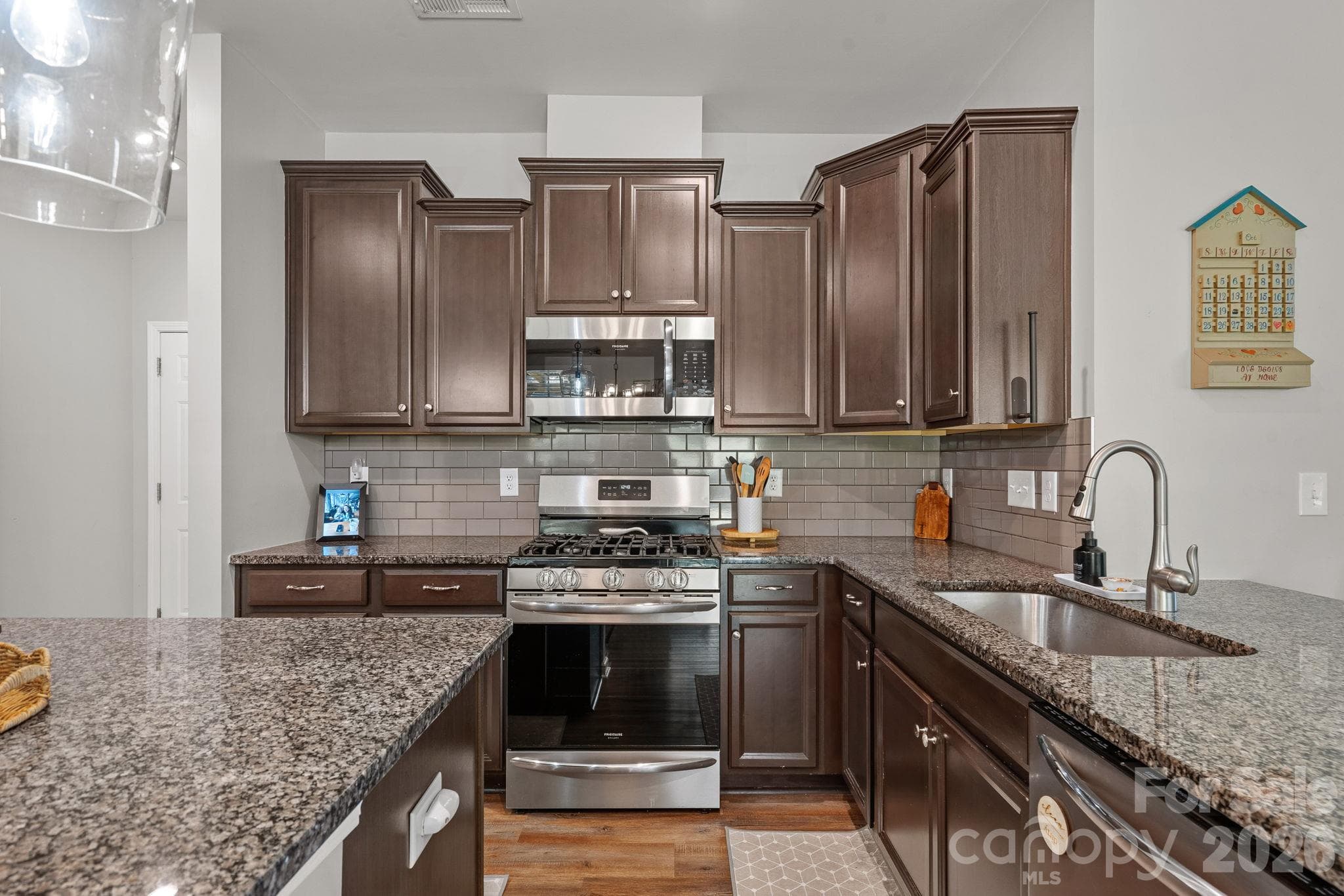 Single Family Residence at 9325 Beecroft Valley Drive, Huntersville, photo 6 of 41