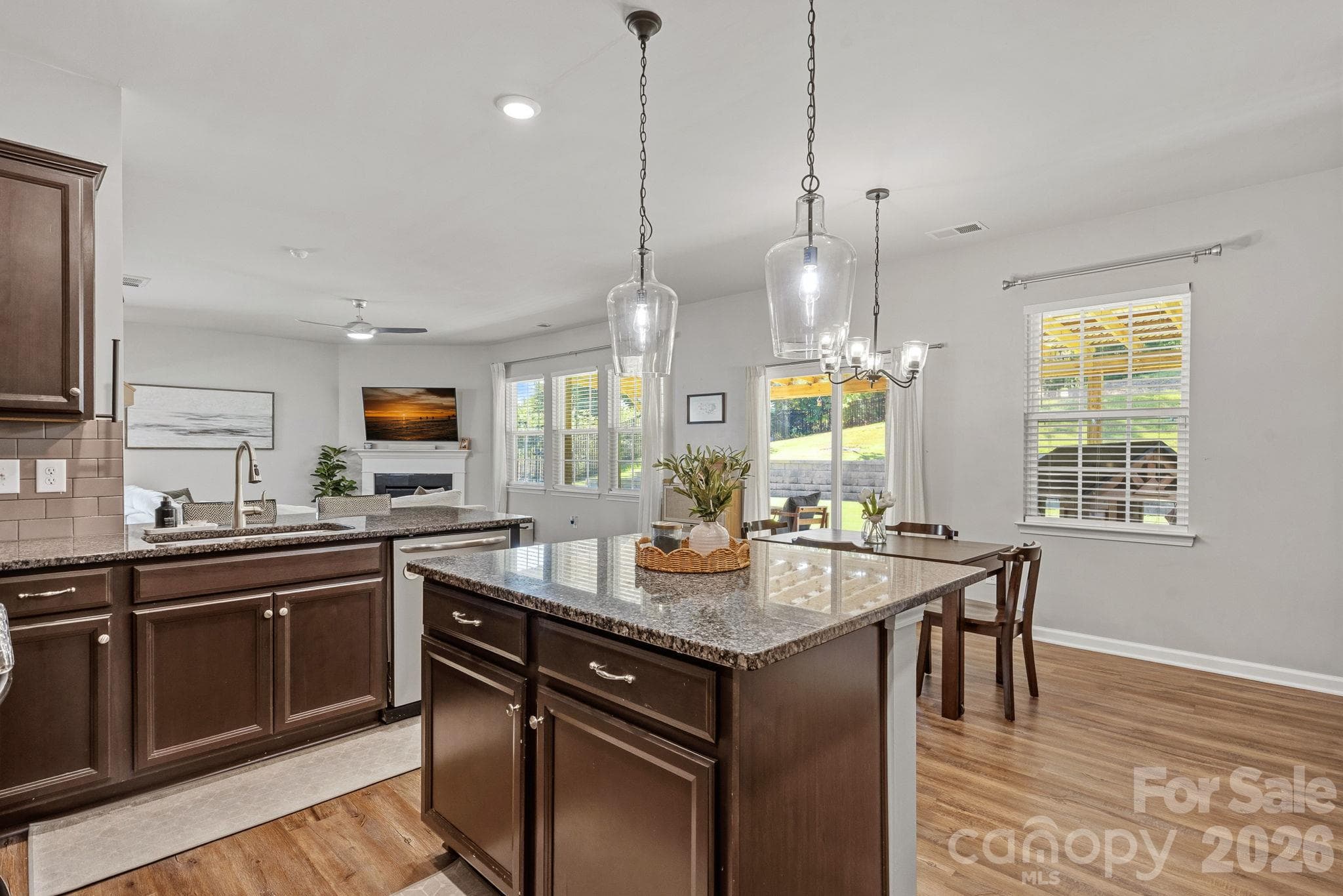Single Family Residence at 9325 Beecroft Valley Drive, Huntersville, photo 7 of 41