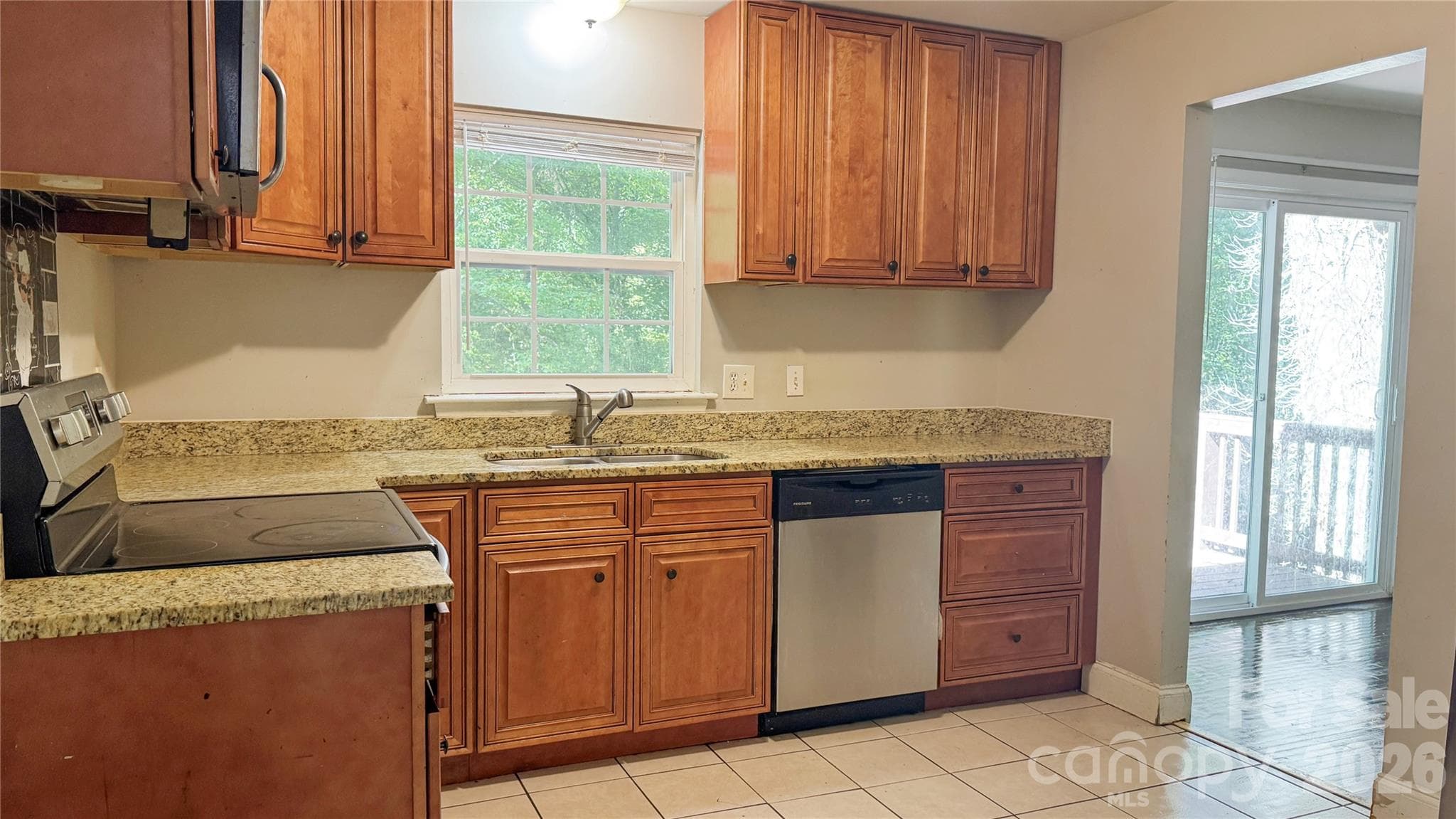 Single Family Residence at 350 Waycross Drive, Charlotte, photo 5 of 21