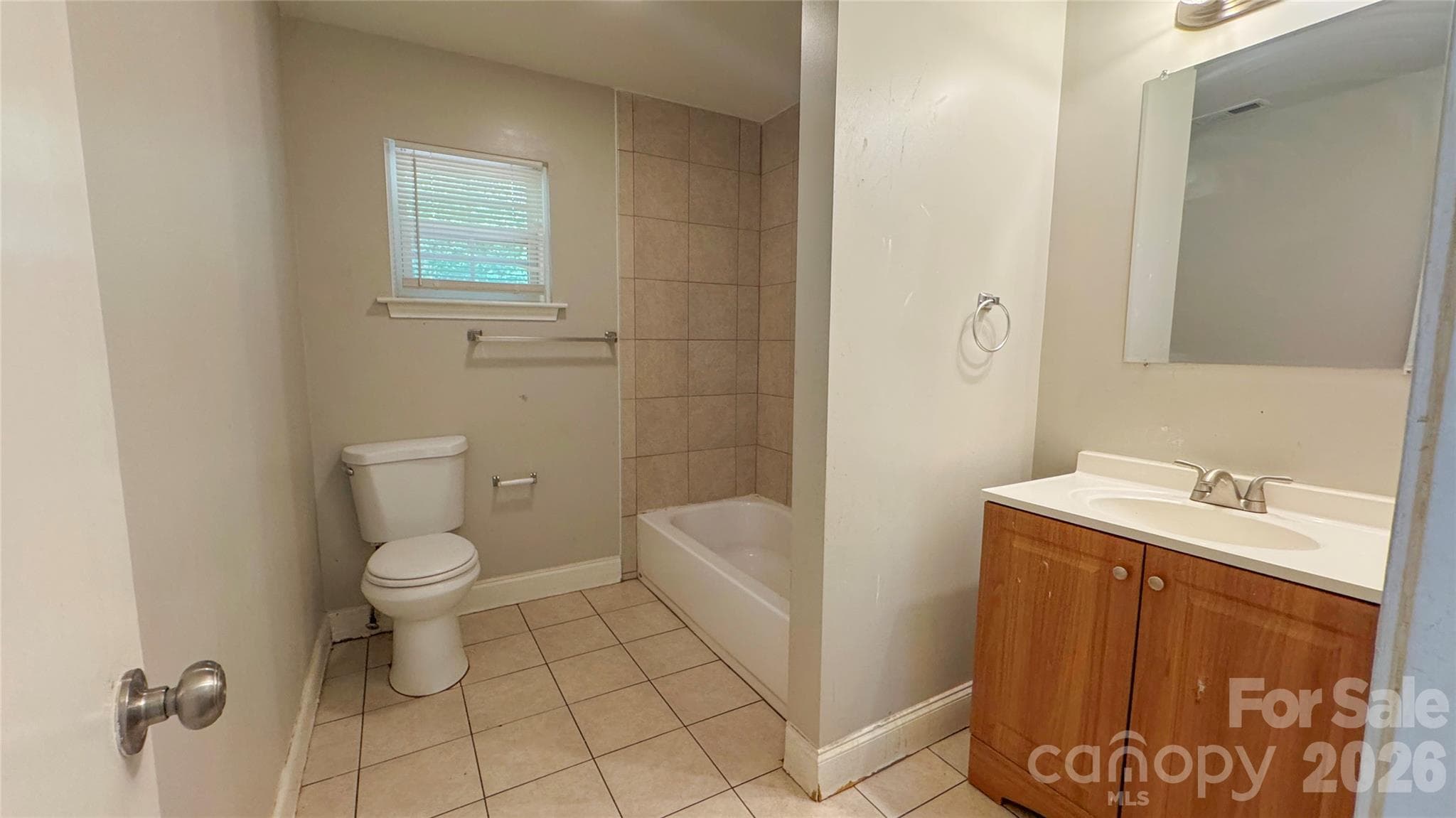 Single Family Residence at 350 Waycross Drive, Charlotte, photo 6 of 21