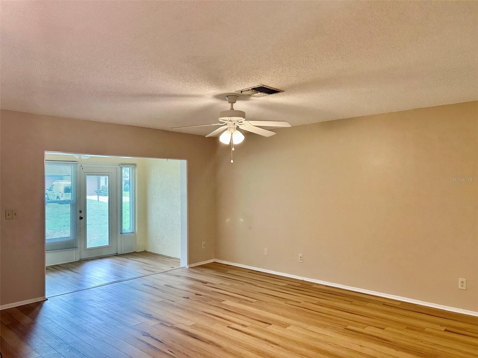 Great Room Open To Enclosed Porch - 2506 OAKLEAF LN #25B, CLEARWATER